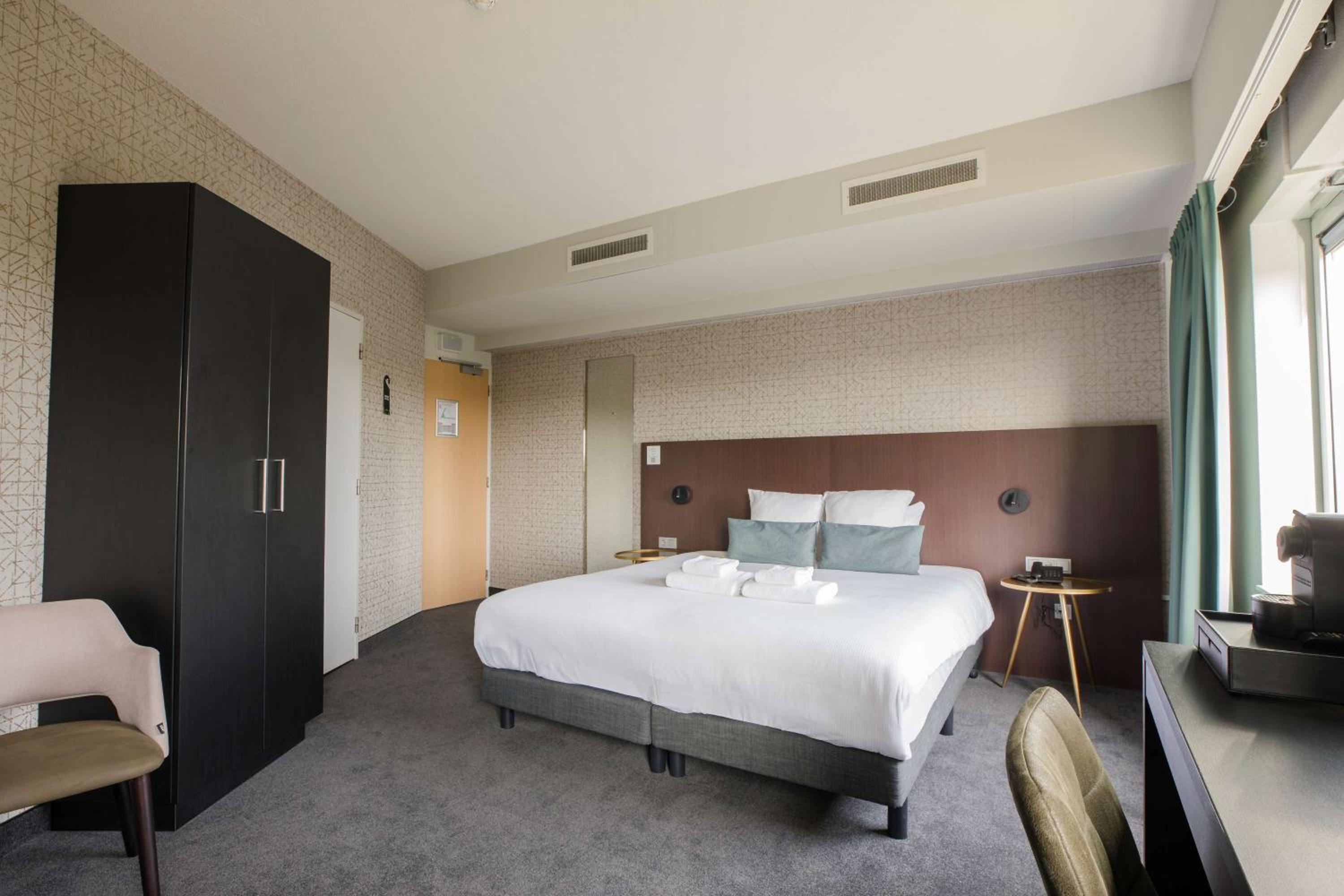 Comfort Room - Photo 1