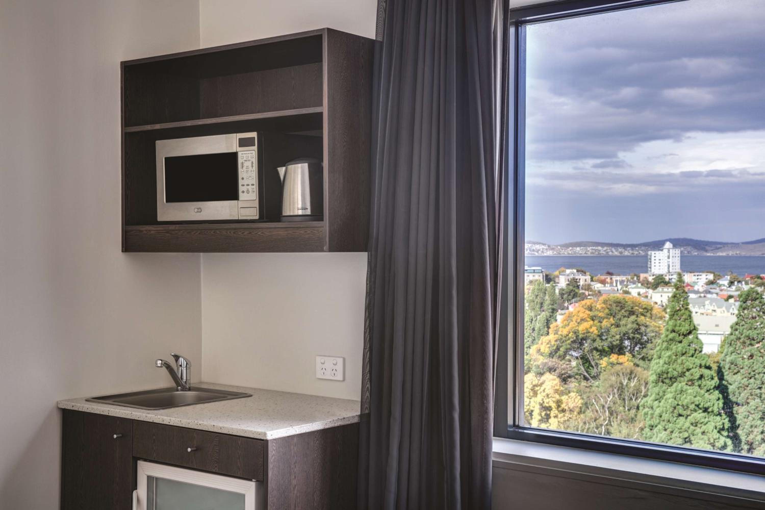 Executive Queen Room - Photo 6