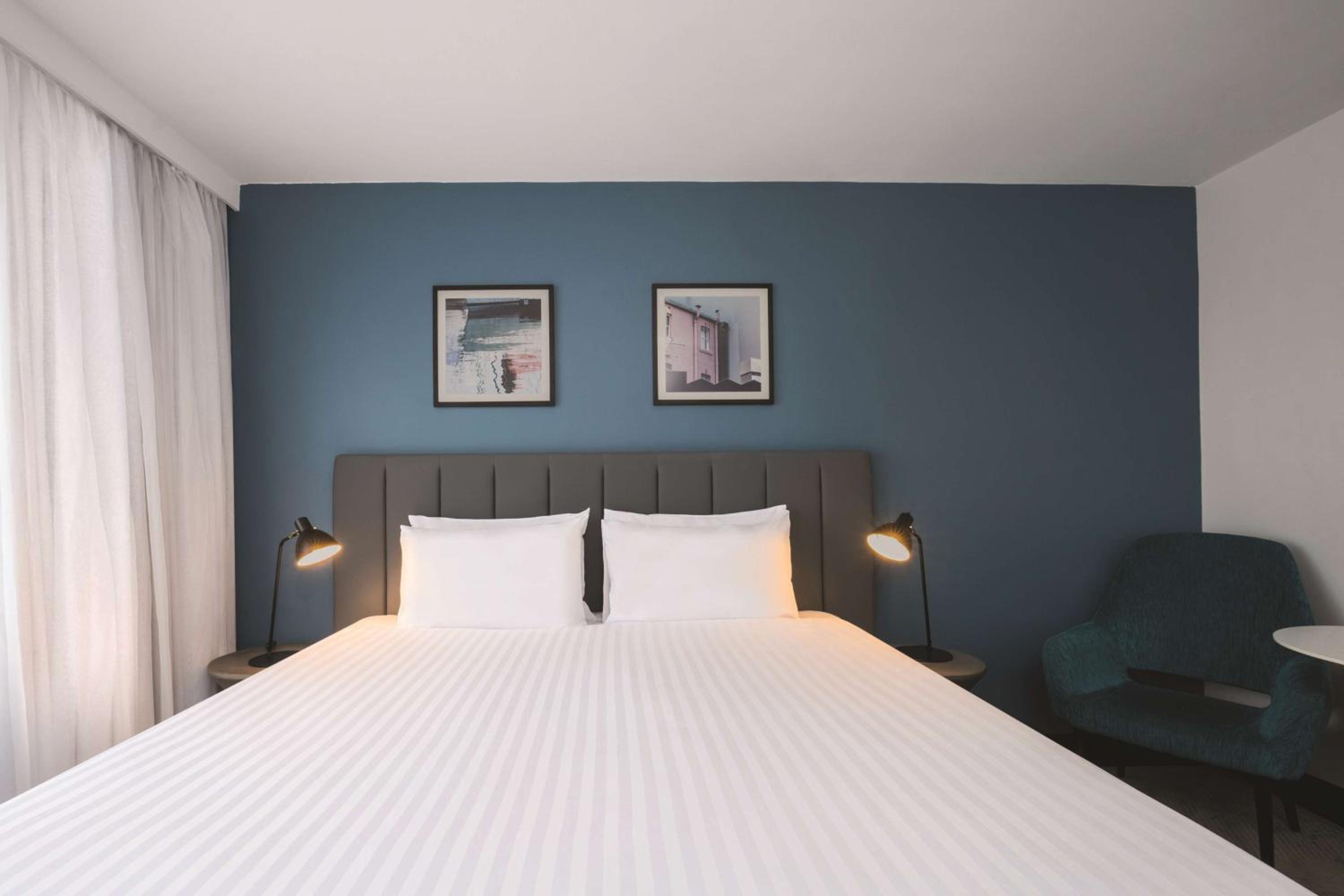 King Room with City View - Photo 1