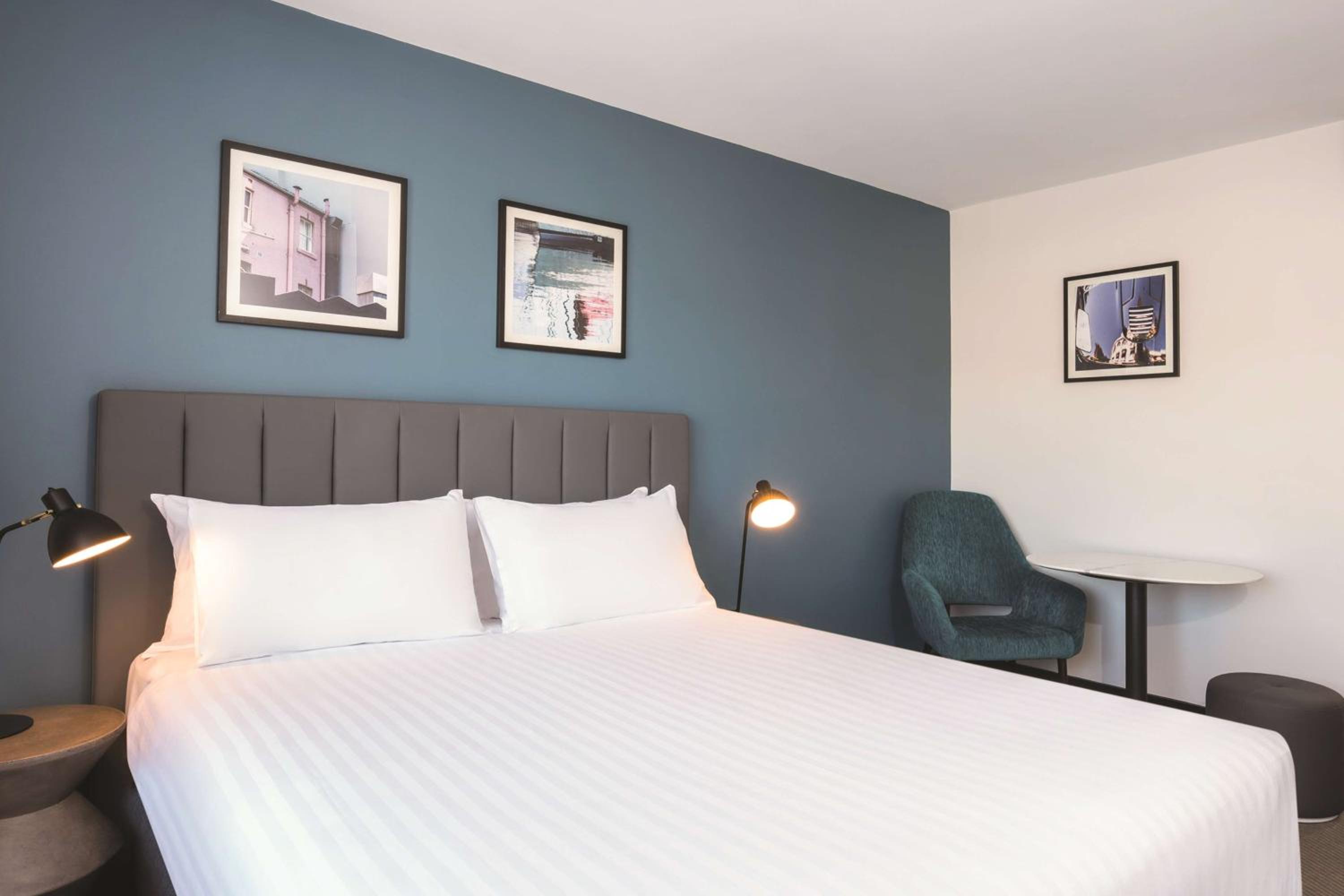 Standard Queen Room - Photo 5