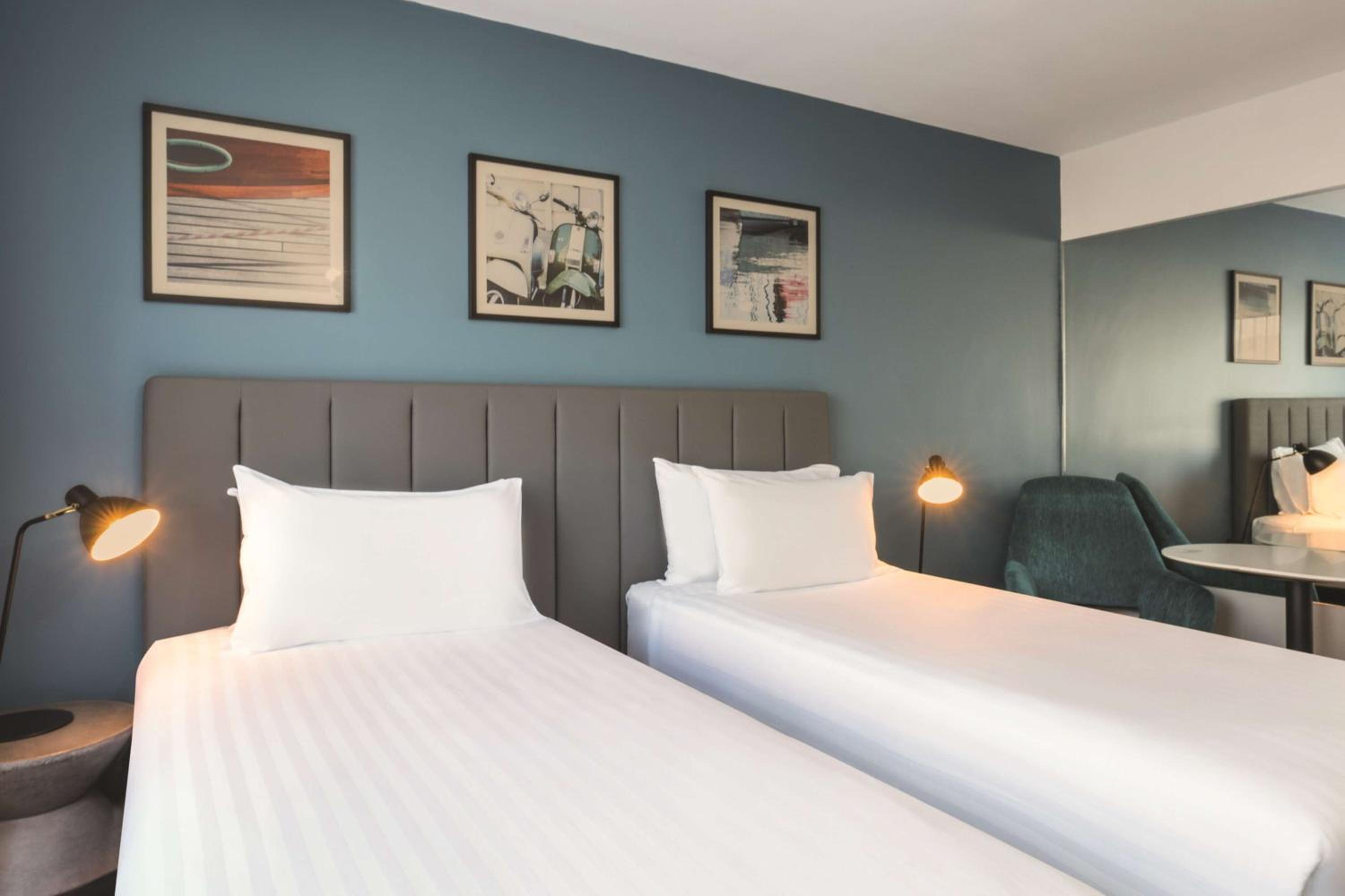 Standard Twin Room - Photo 1