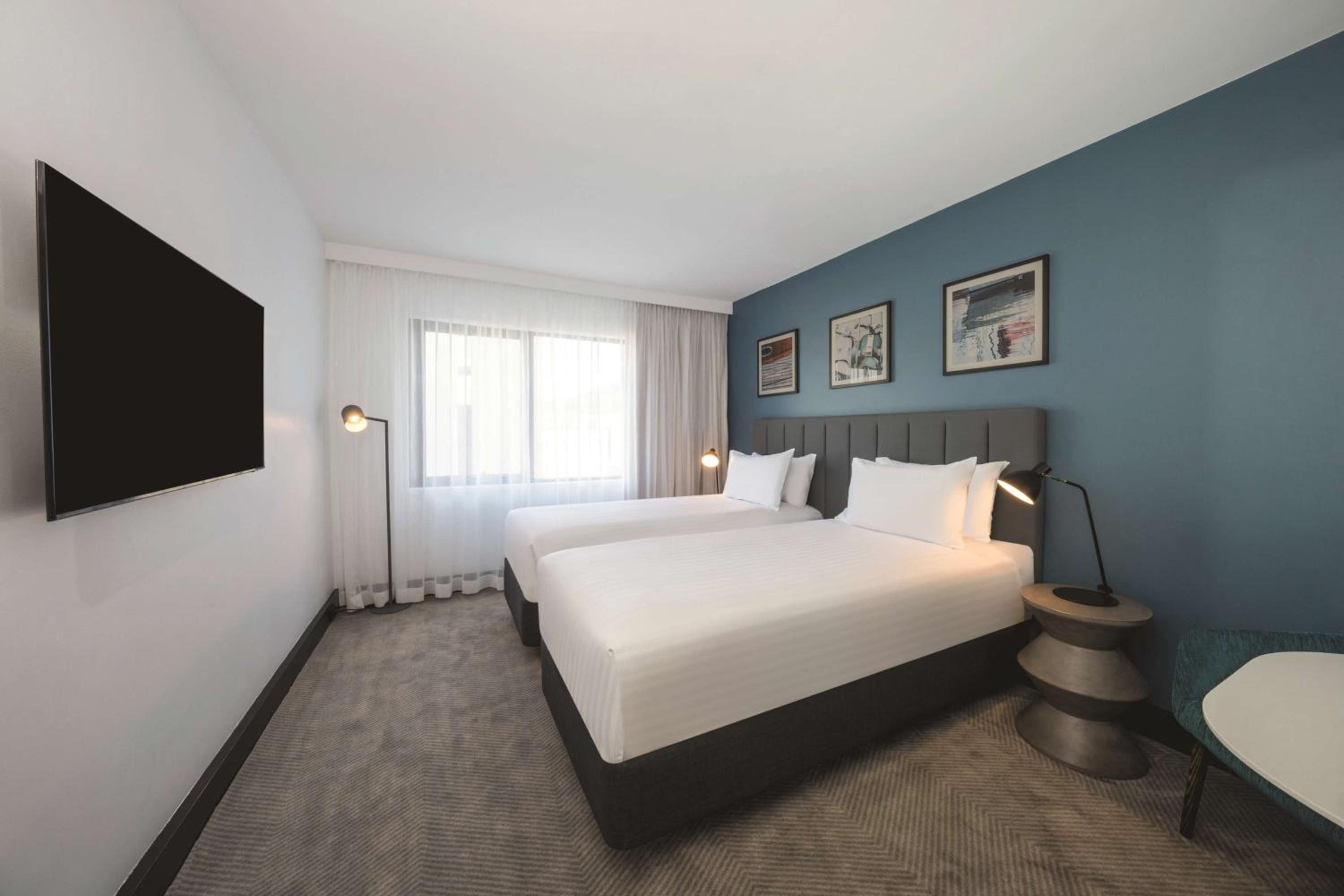Twin Room with City View