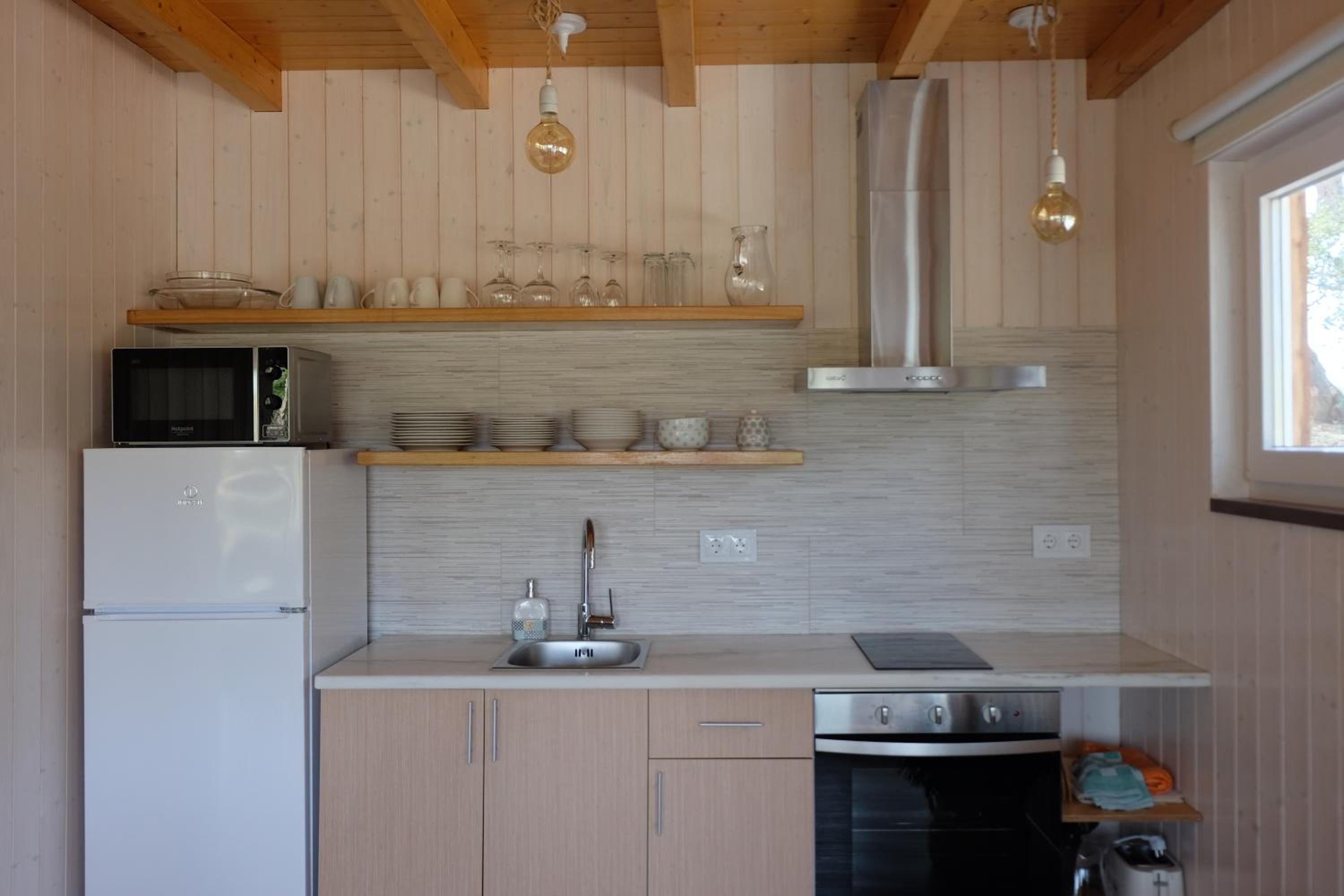 Two-Bedroom House - Photo 9