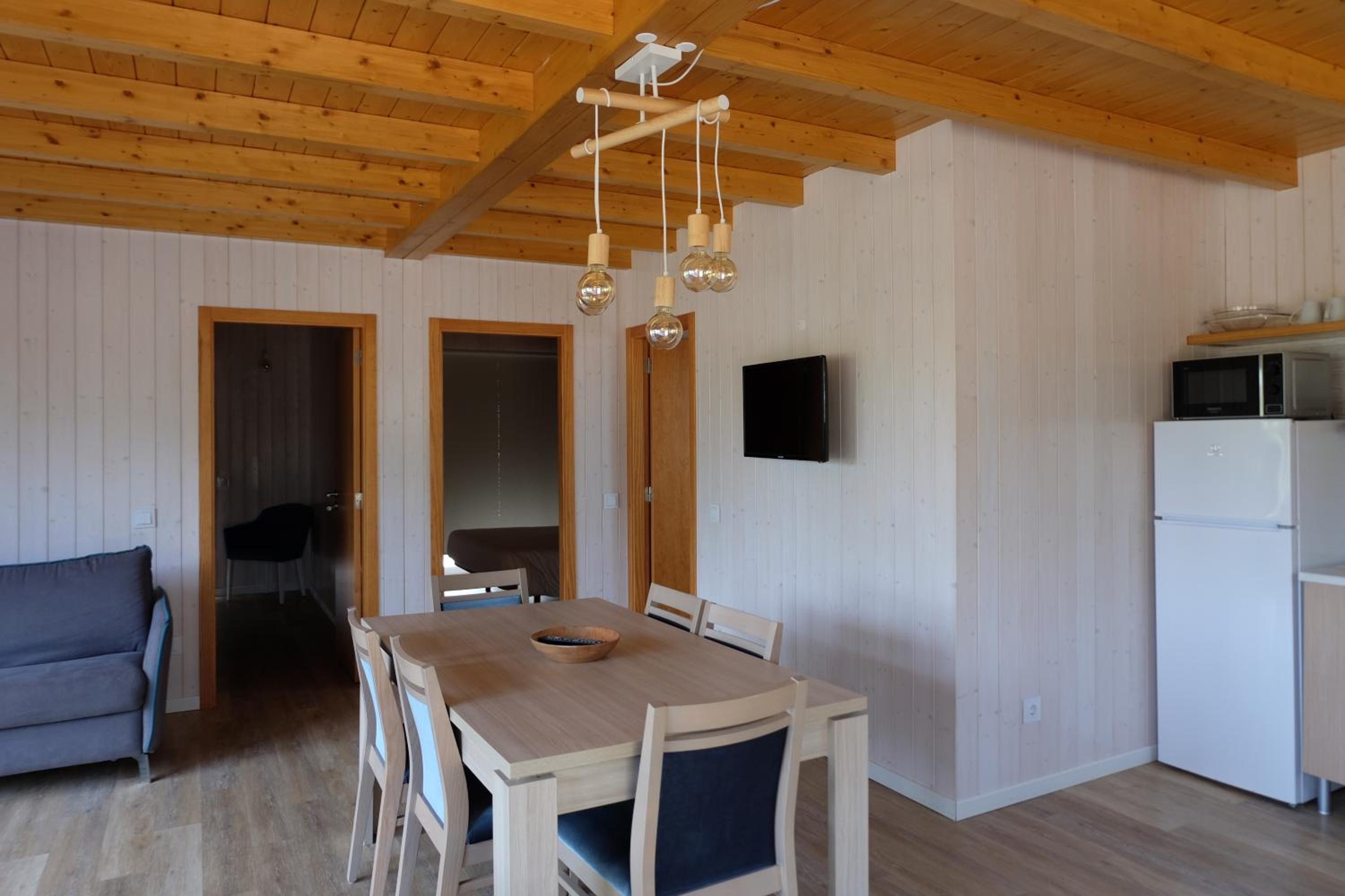 Two-Bedroom House - Photo 7