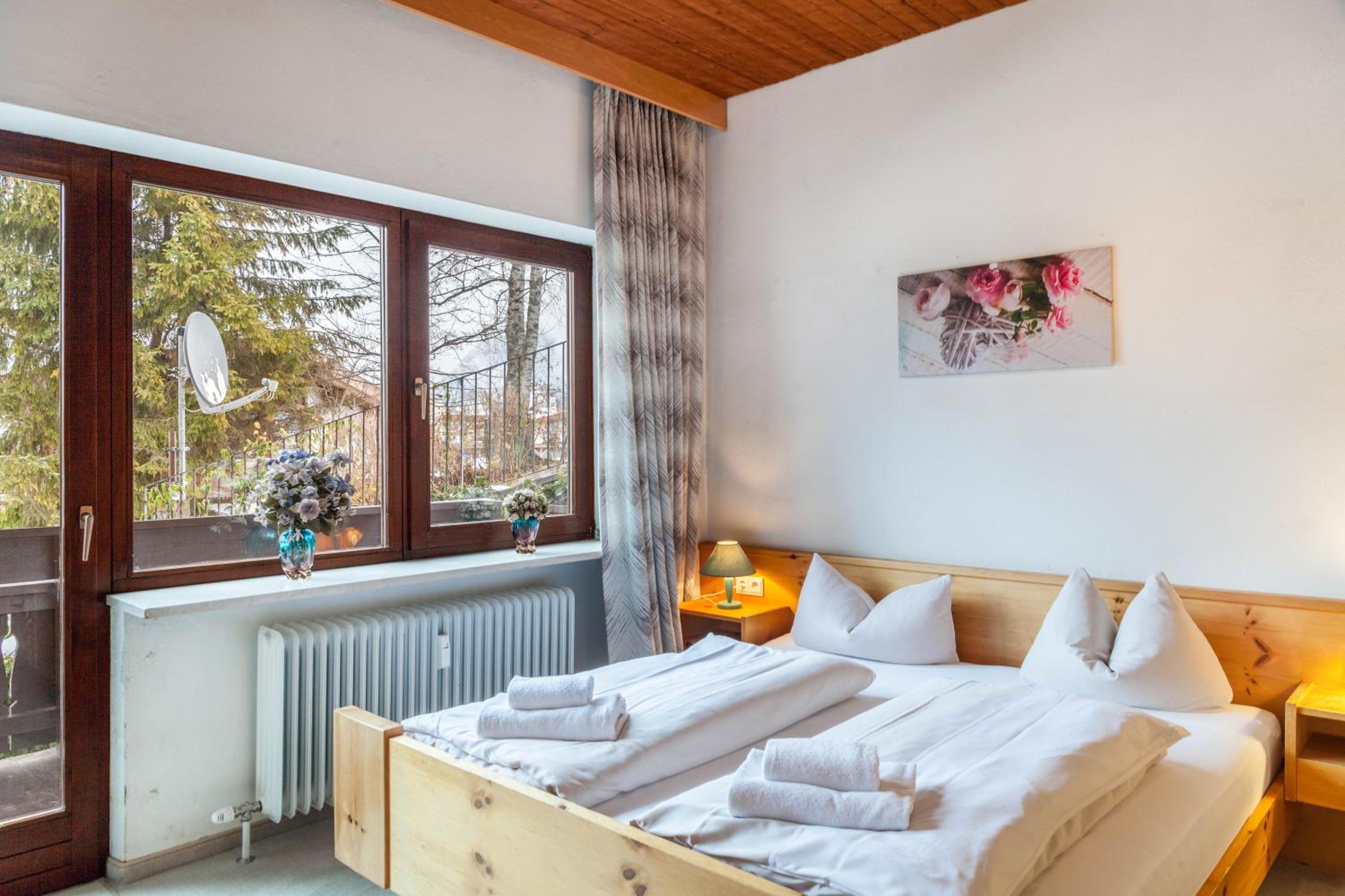Superior One-Bedroom Apartment with Balcony