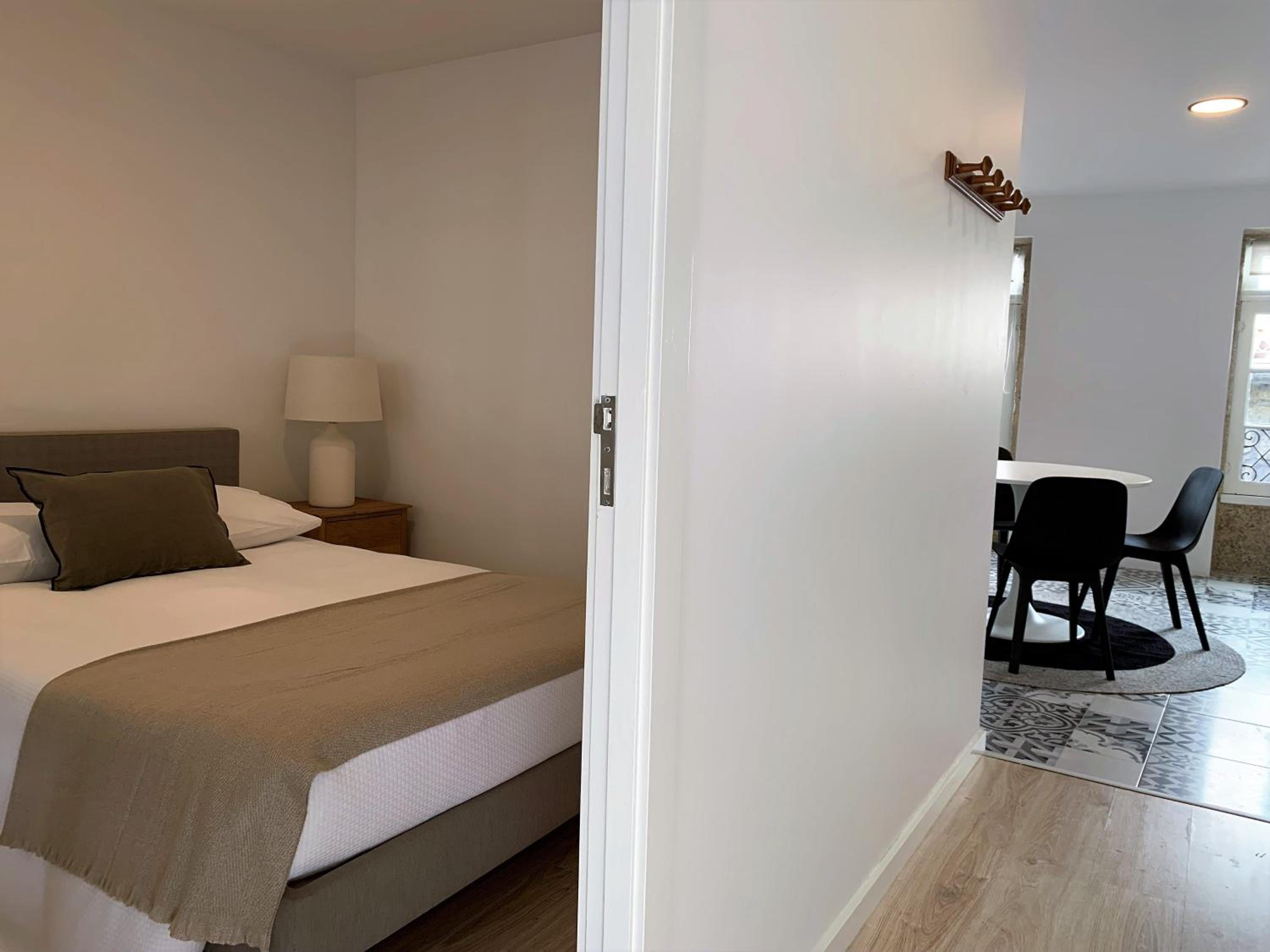 Two-Bedroom Apartment - Photo 31