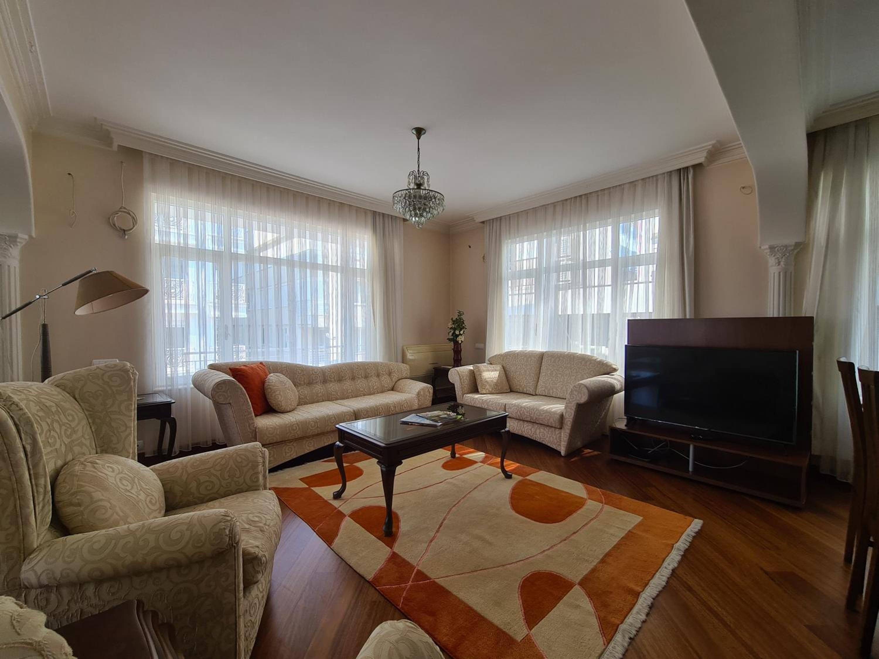 Apartment with Park View