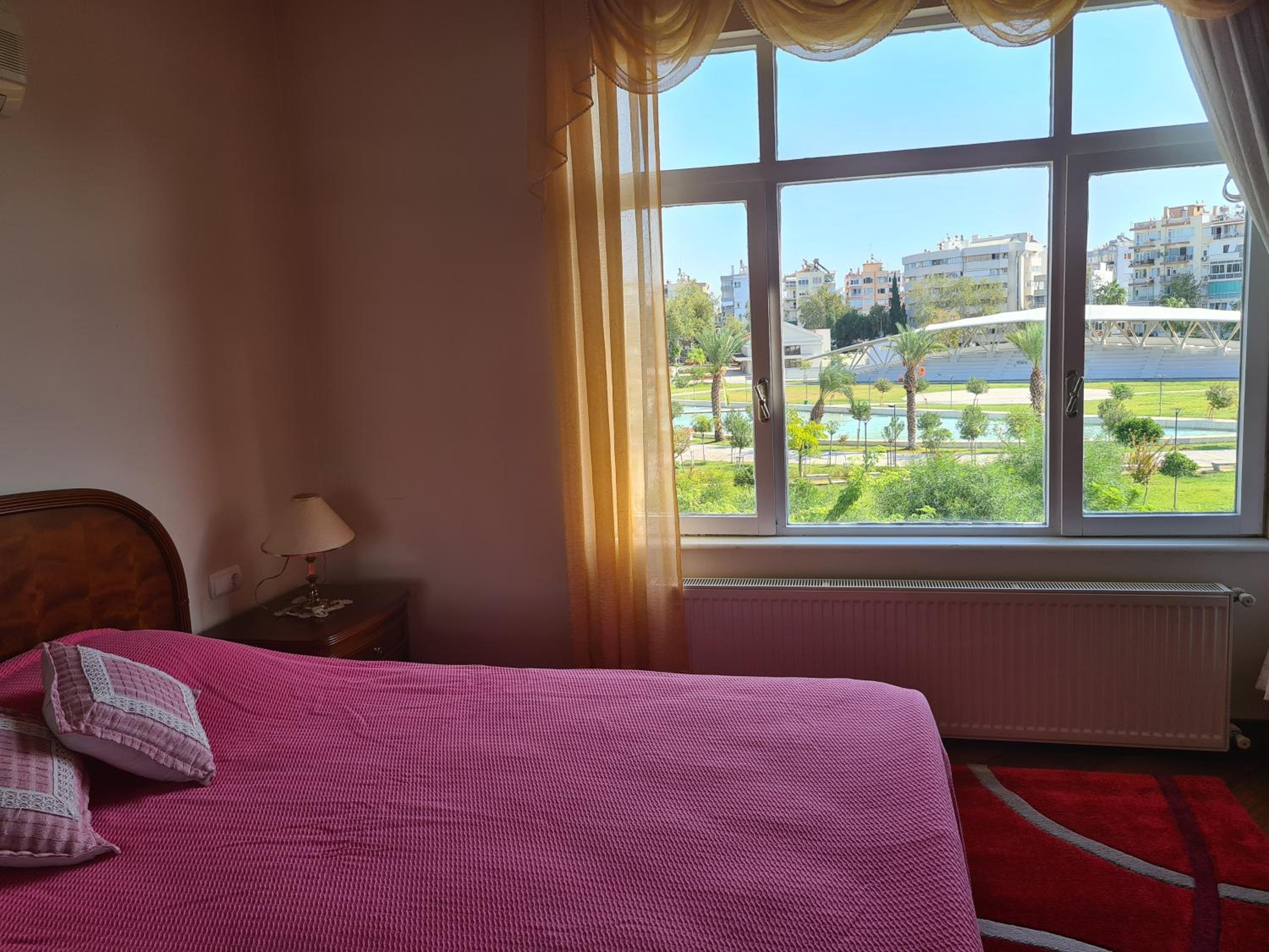 Apartment with Park View