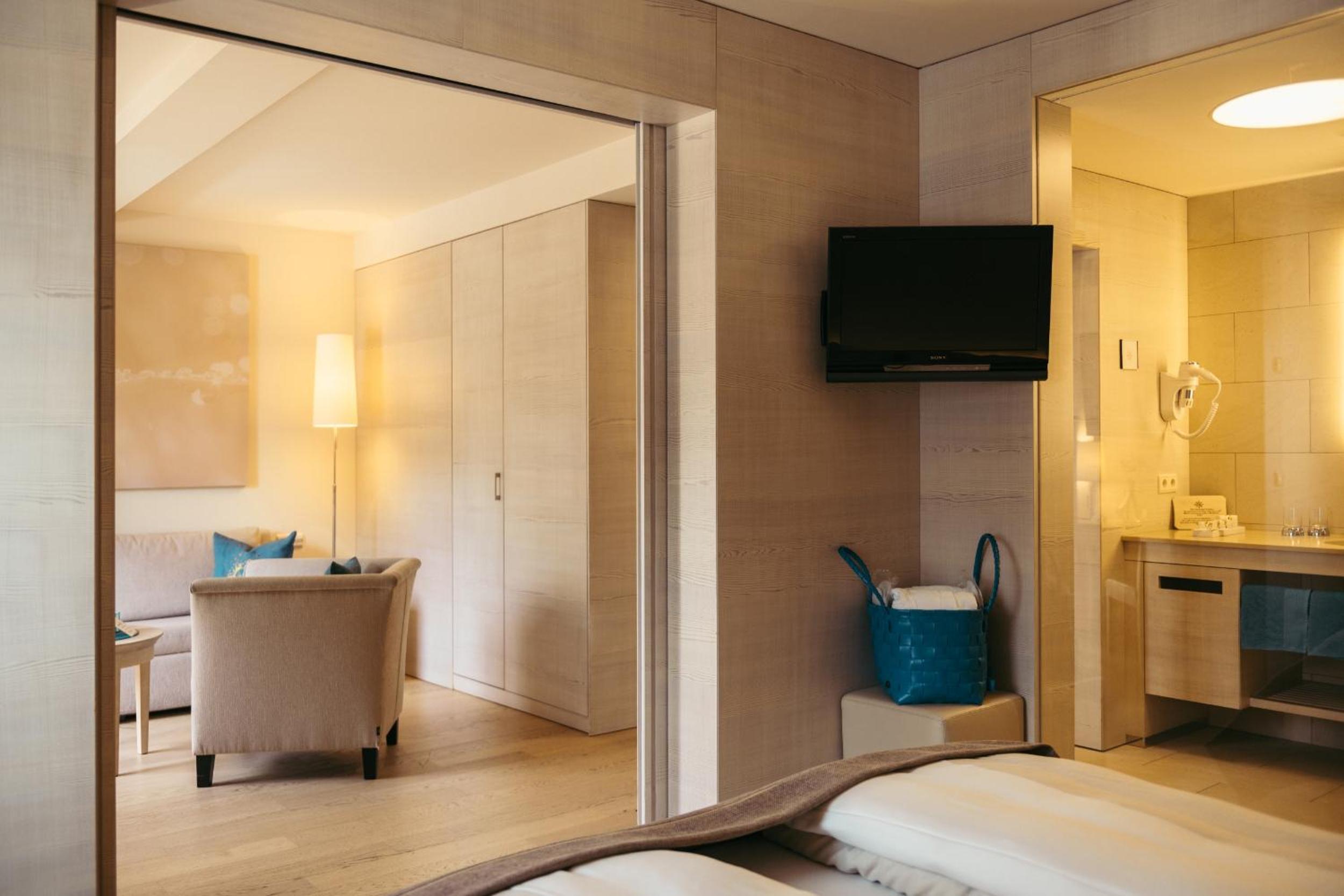 Junior Suite with Balcony photo 3