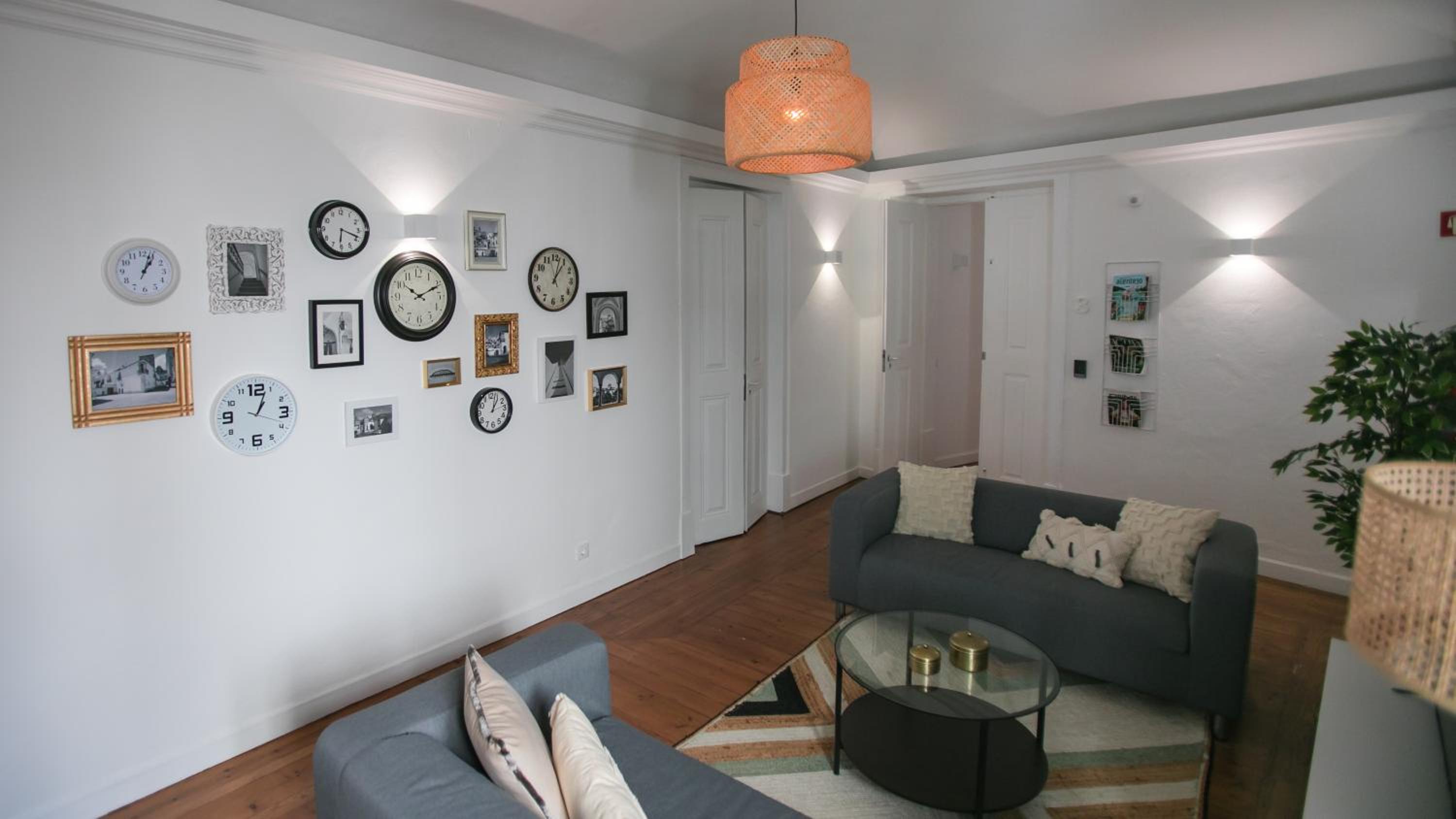 Two-Bedroom Apartment - Photo 3