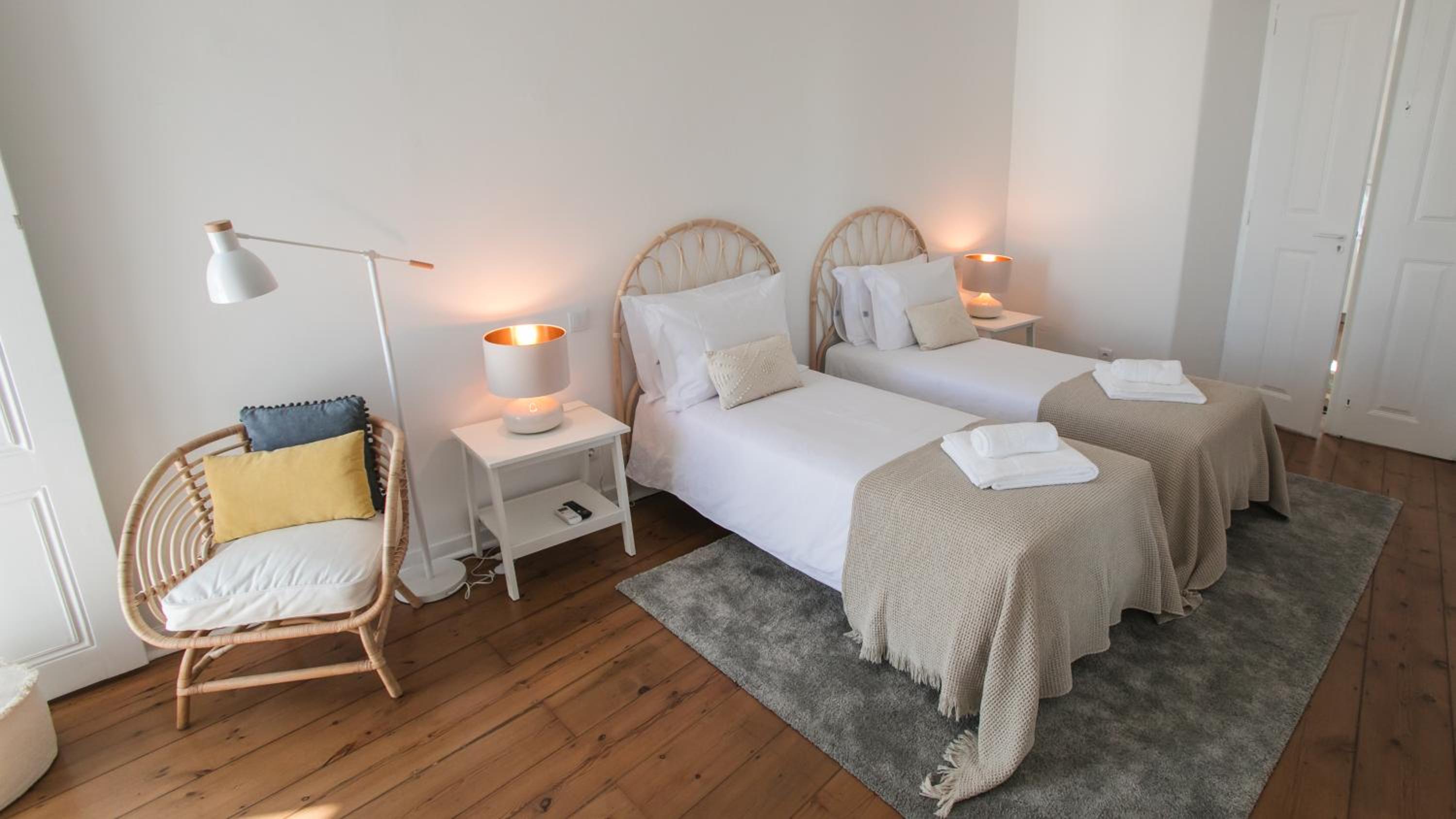 Two-Bedroom Apartment - Photo 9