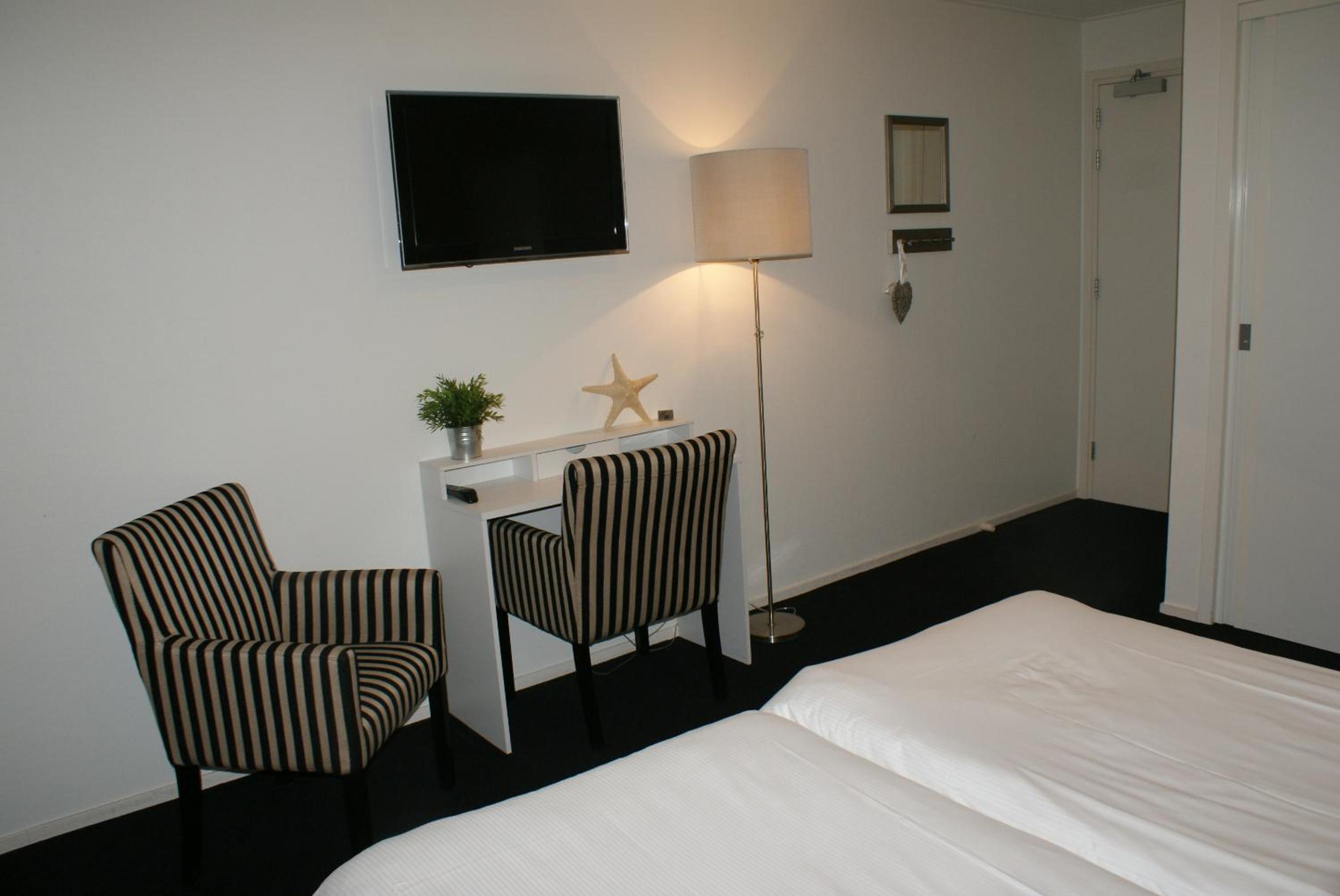 Double Room with Private Bathroom photo 3