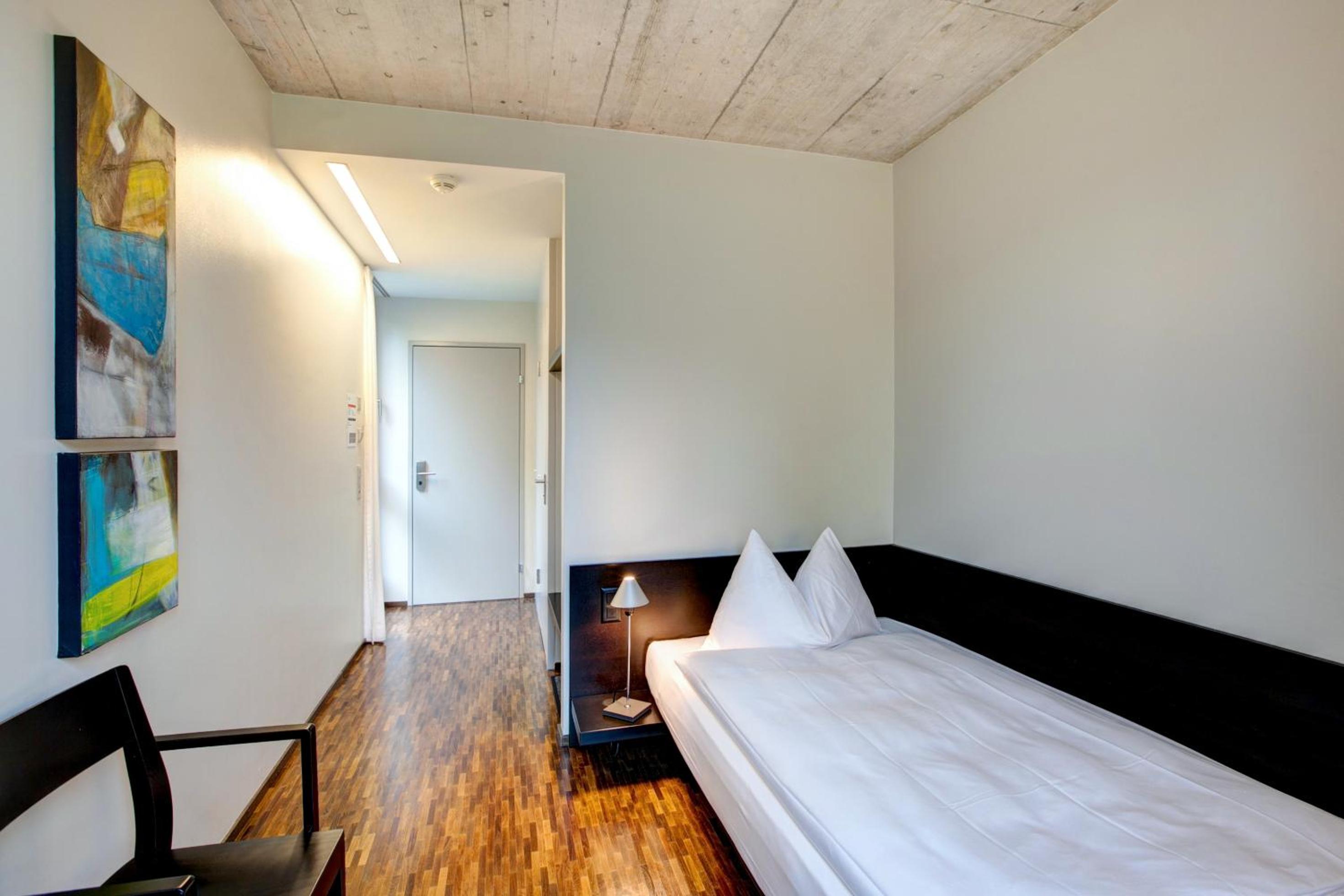 Basic Single Room photo 3