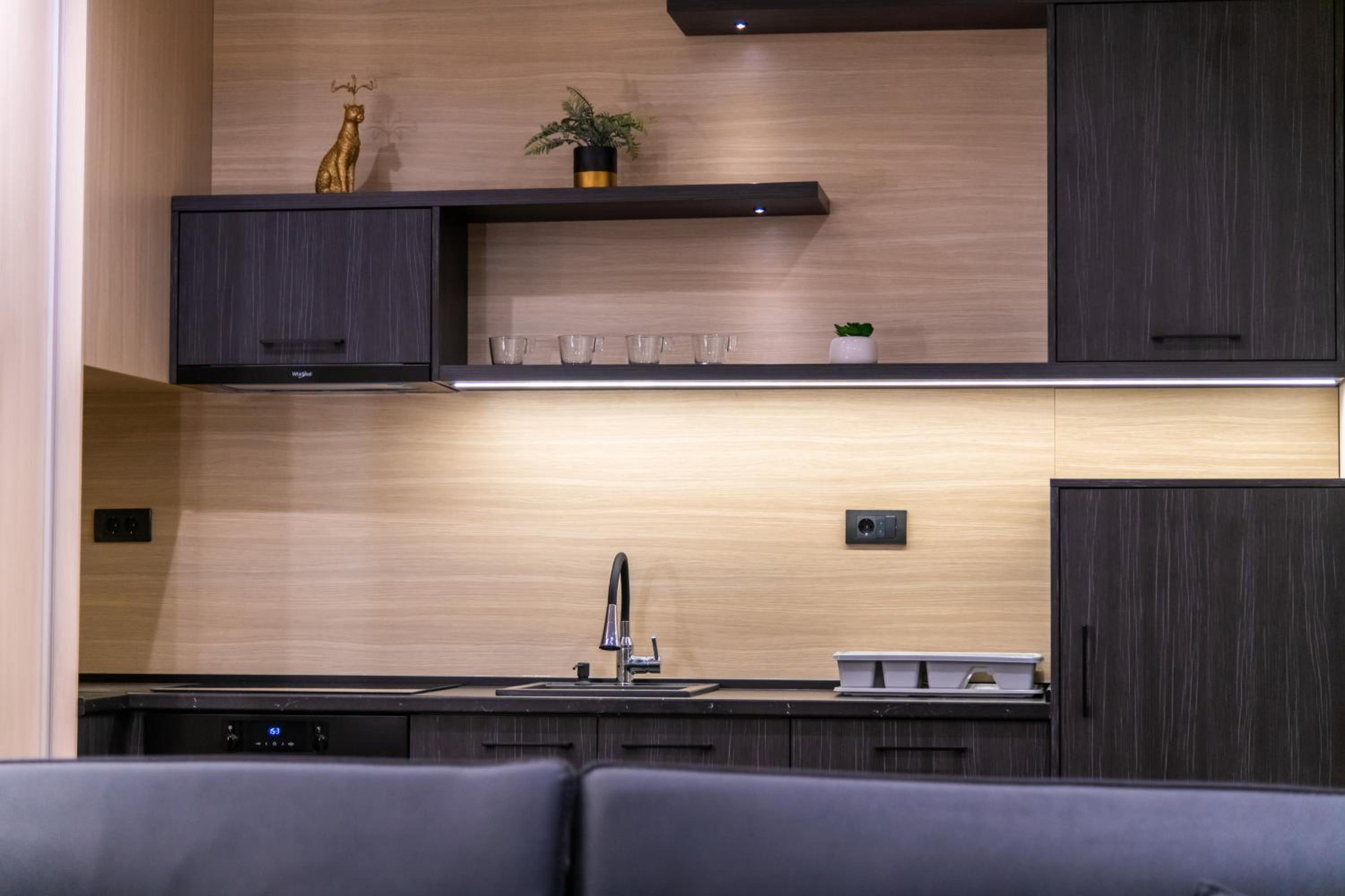 King Suite with Spa Bath - Photo 11