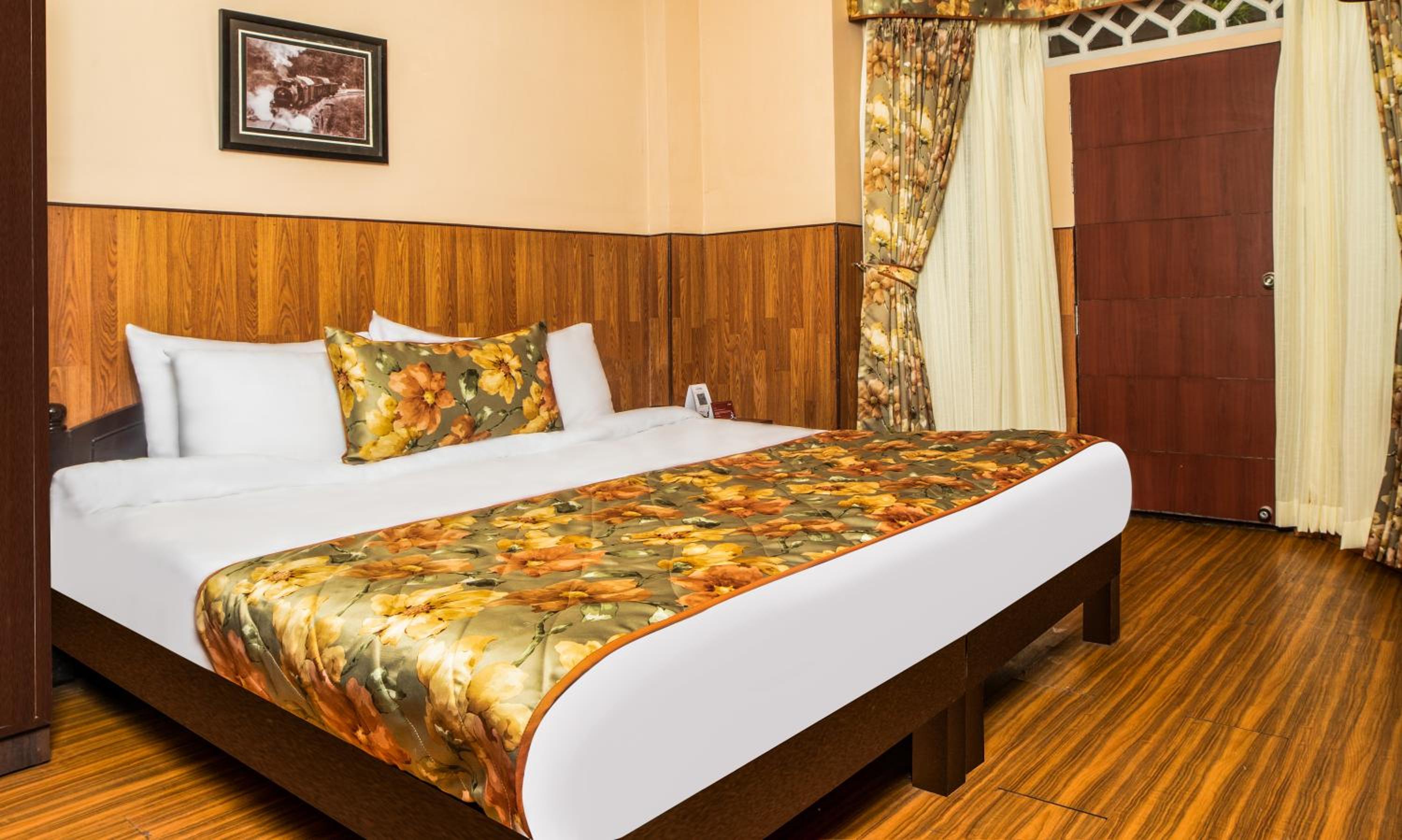 Deluxe Room - Photo 4