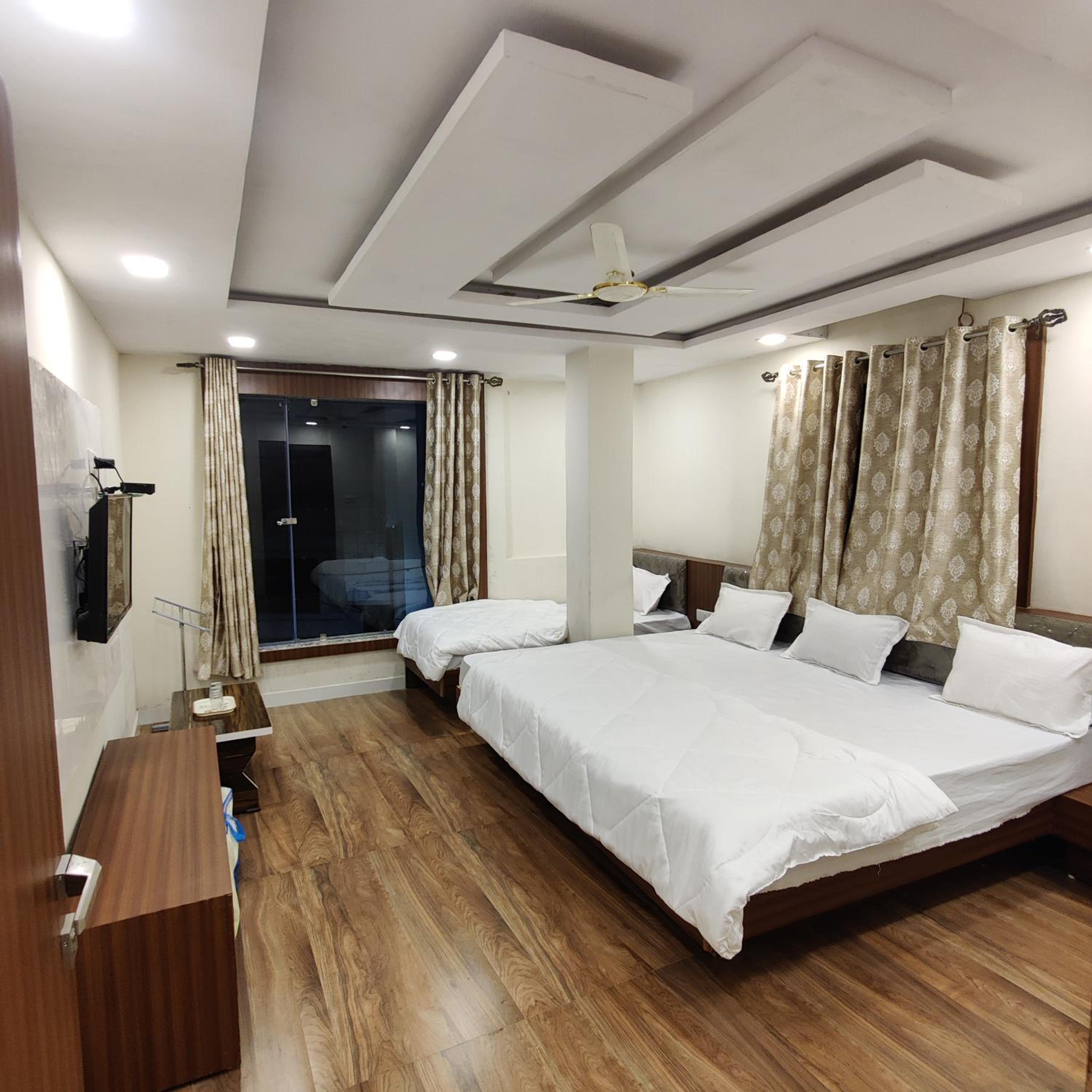 Deluxe Quadruple Room