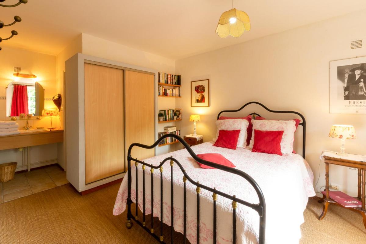 Double Room with Garden View - Photo 4