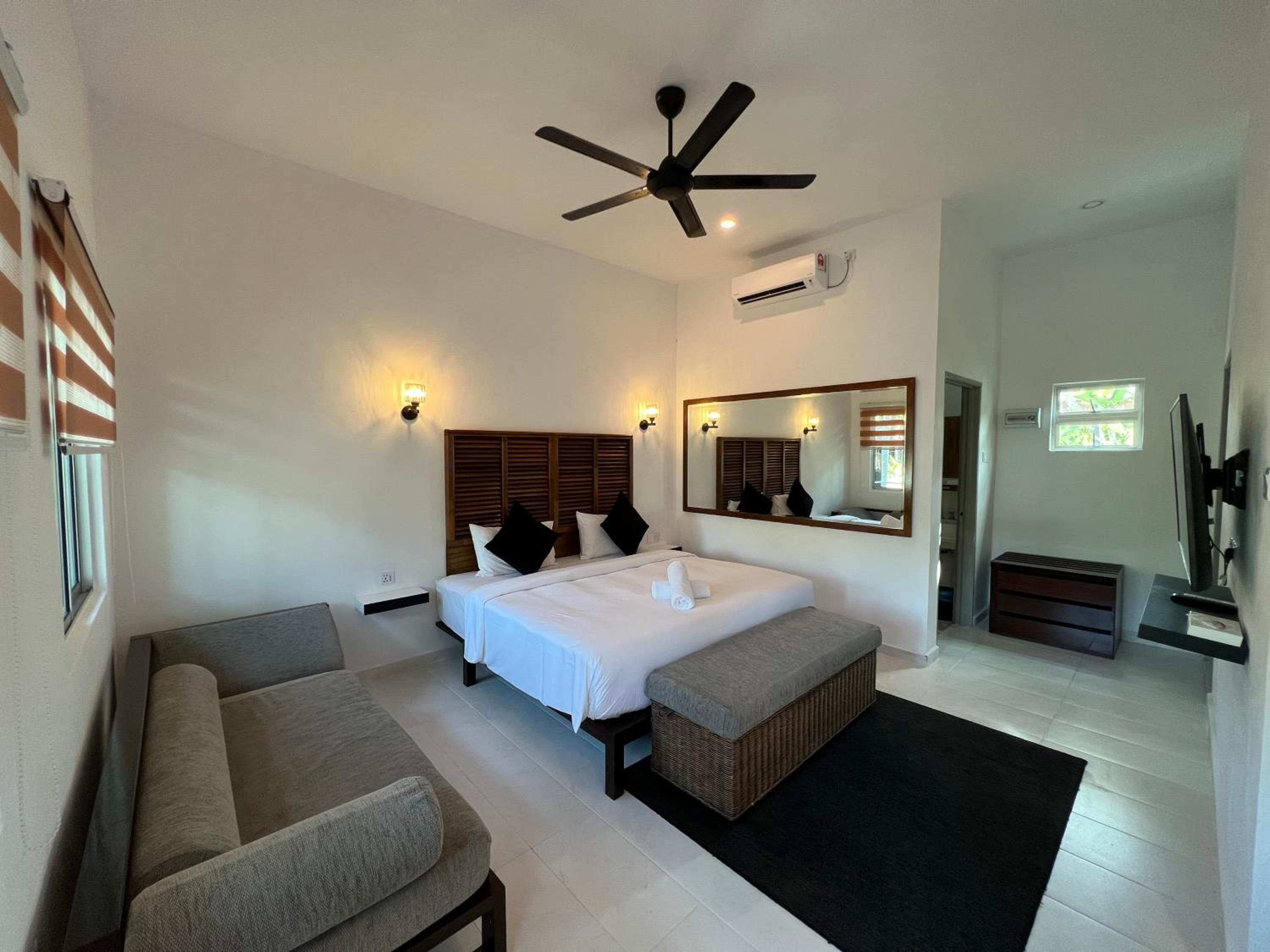 King Room with Lake View photo 2