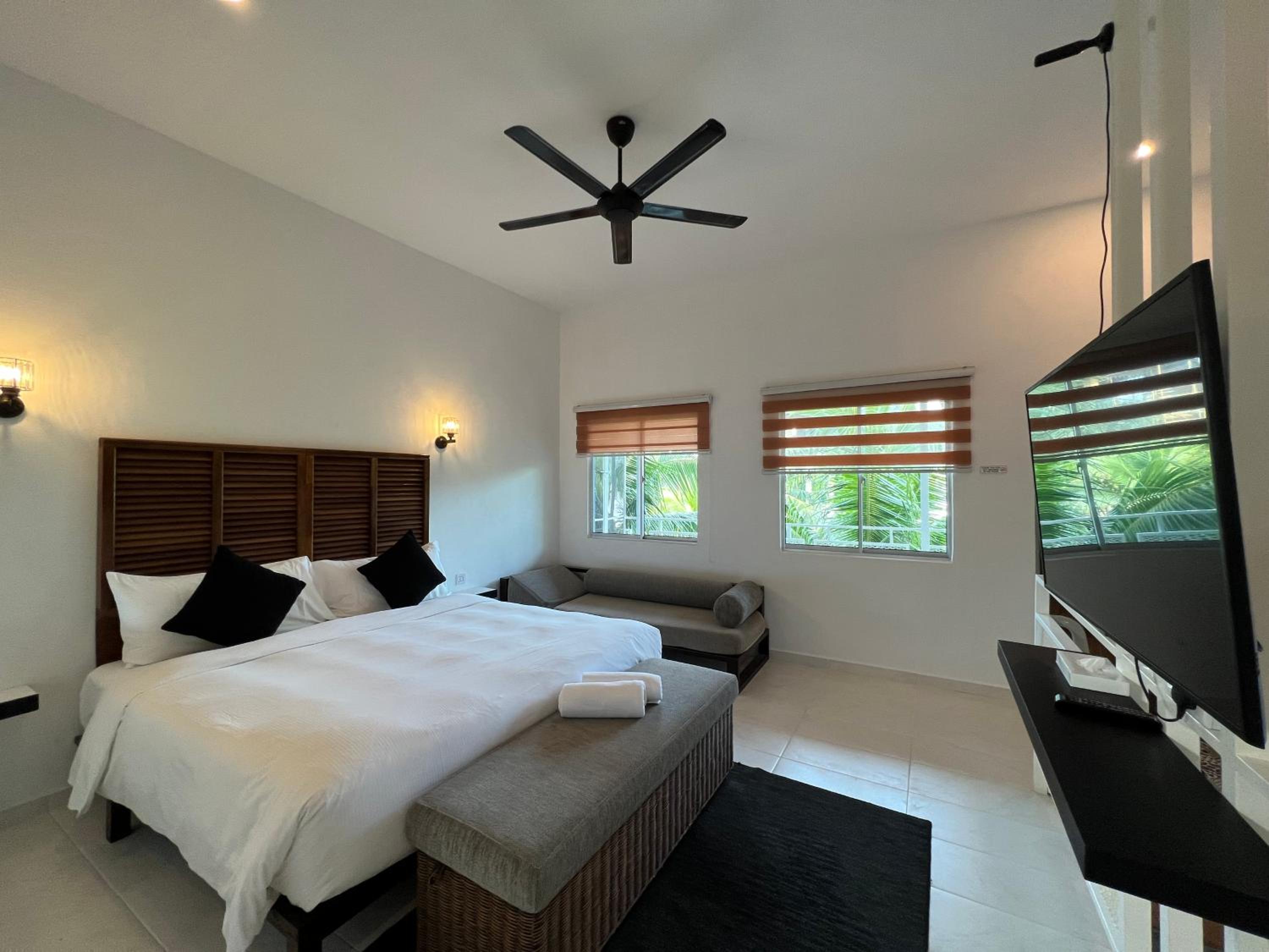 King Room with Balcony photo 3