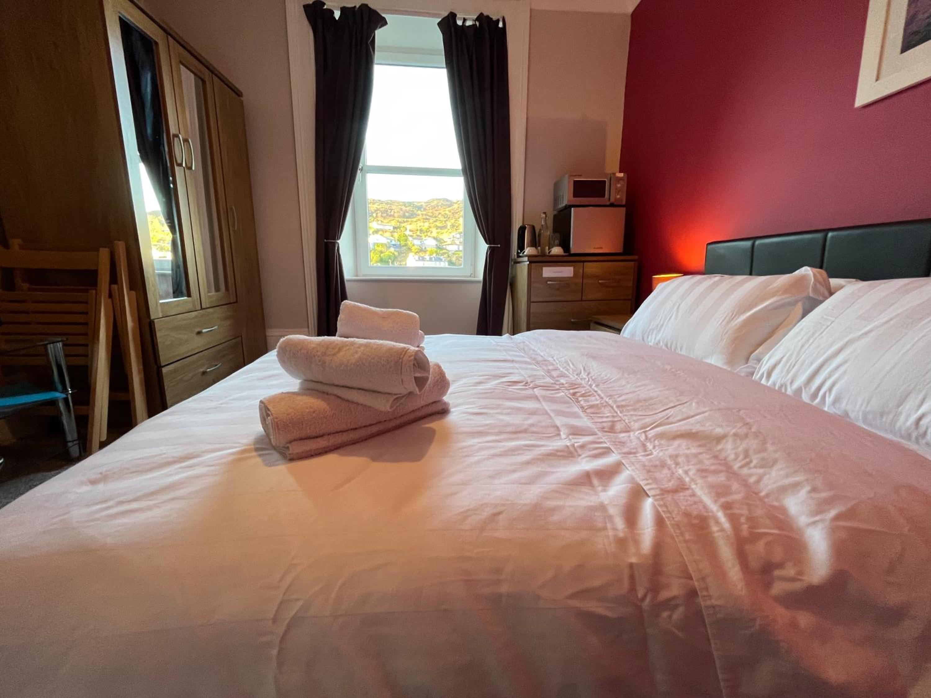 Deluxe Double Room with Sea View - Photo 3