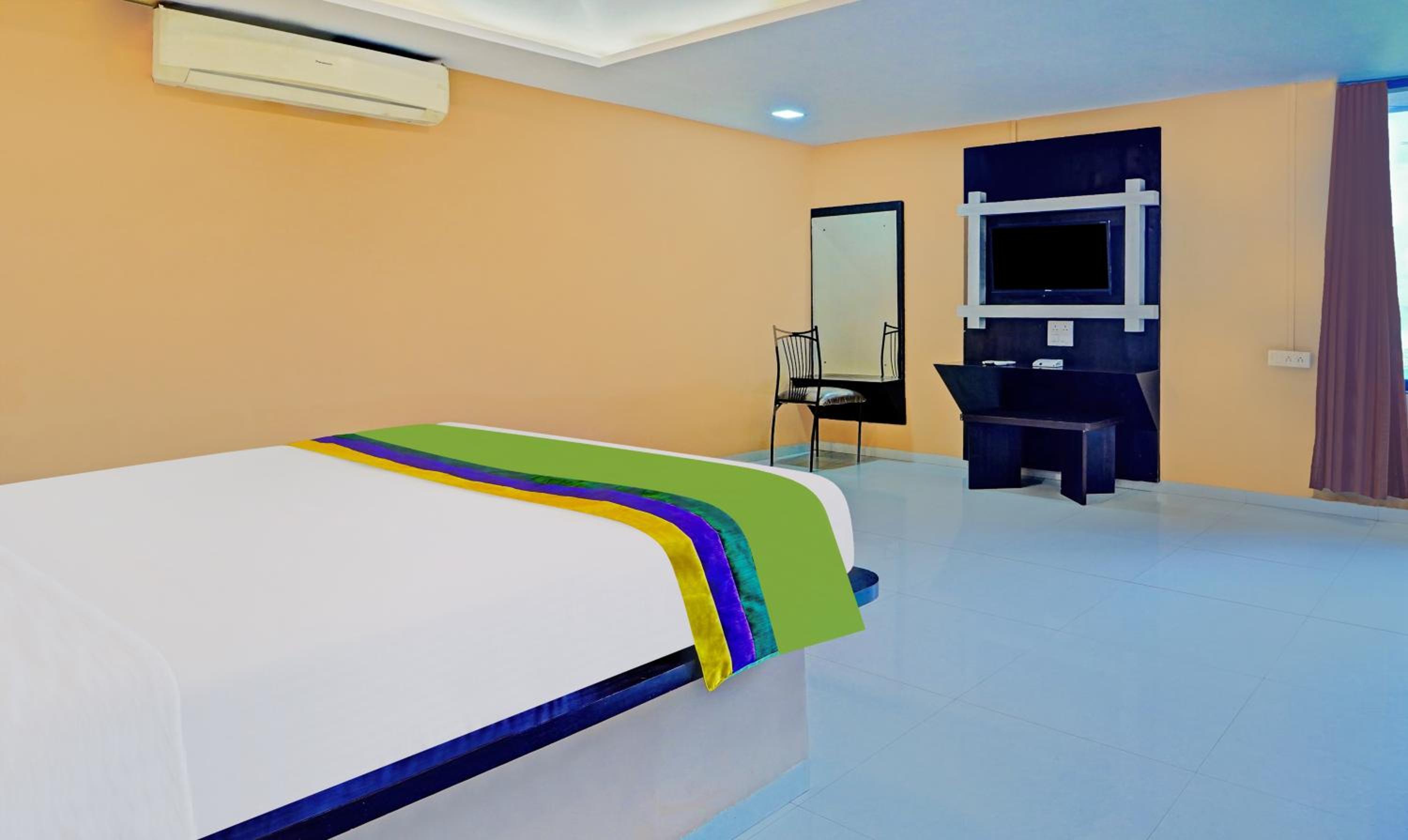 Deluxe Room - Photo 6