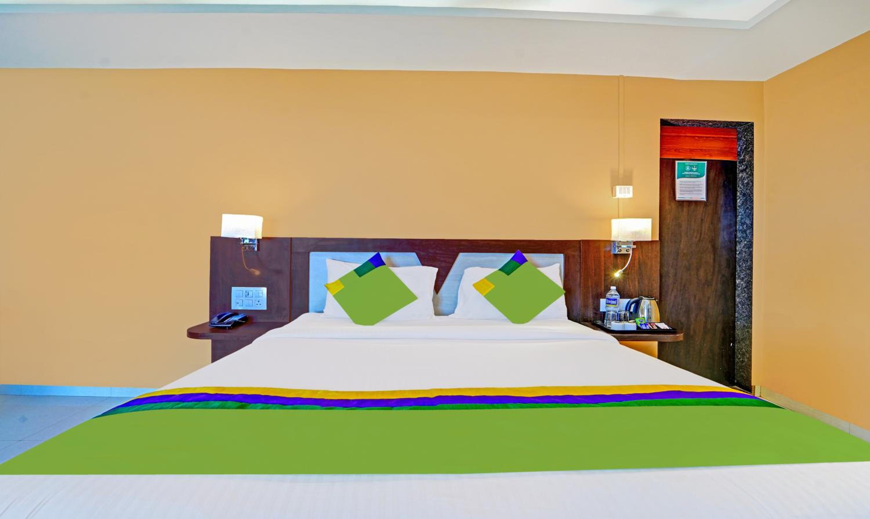 Deluxe Room - Photo 7
