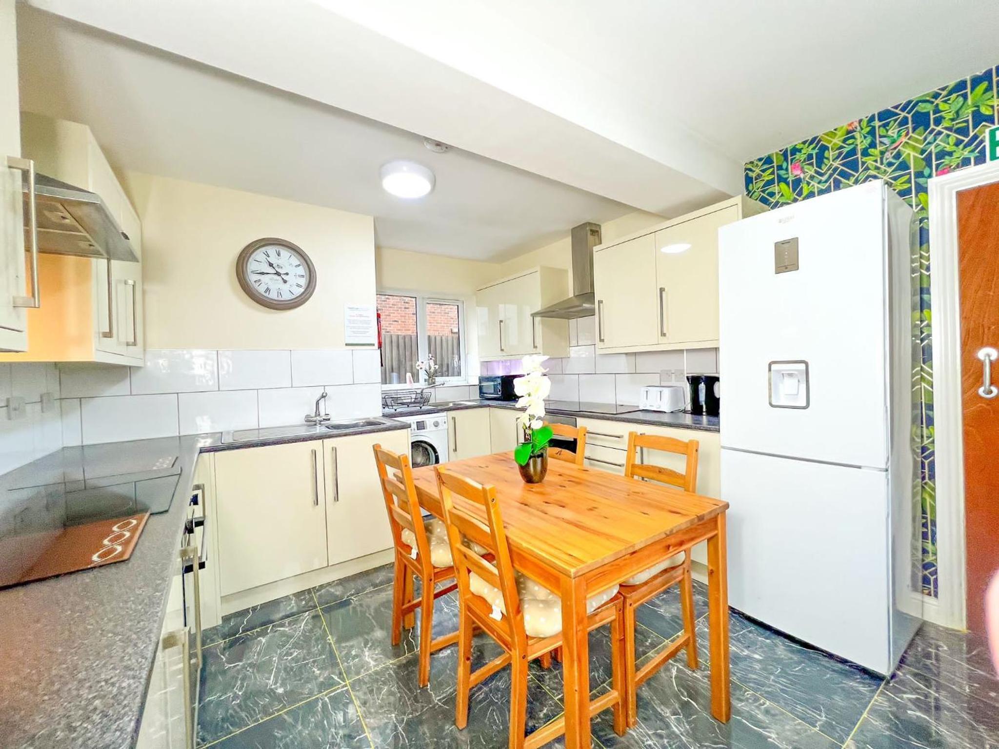 Small Double Room - Photo 2