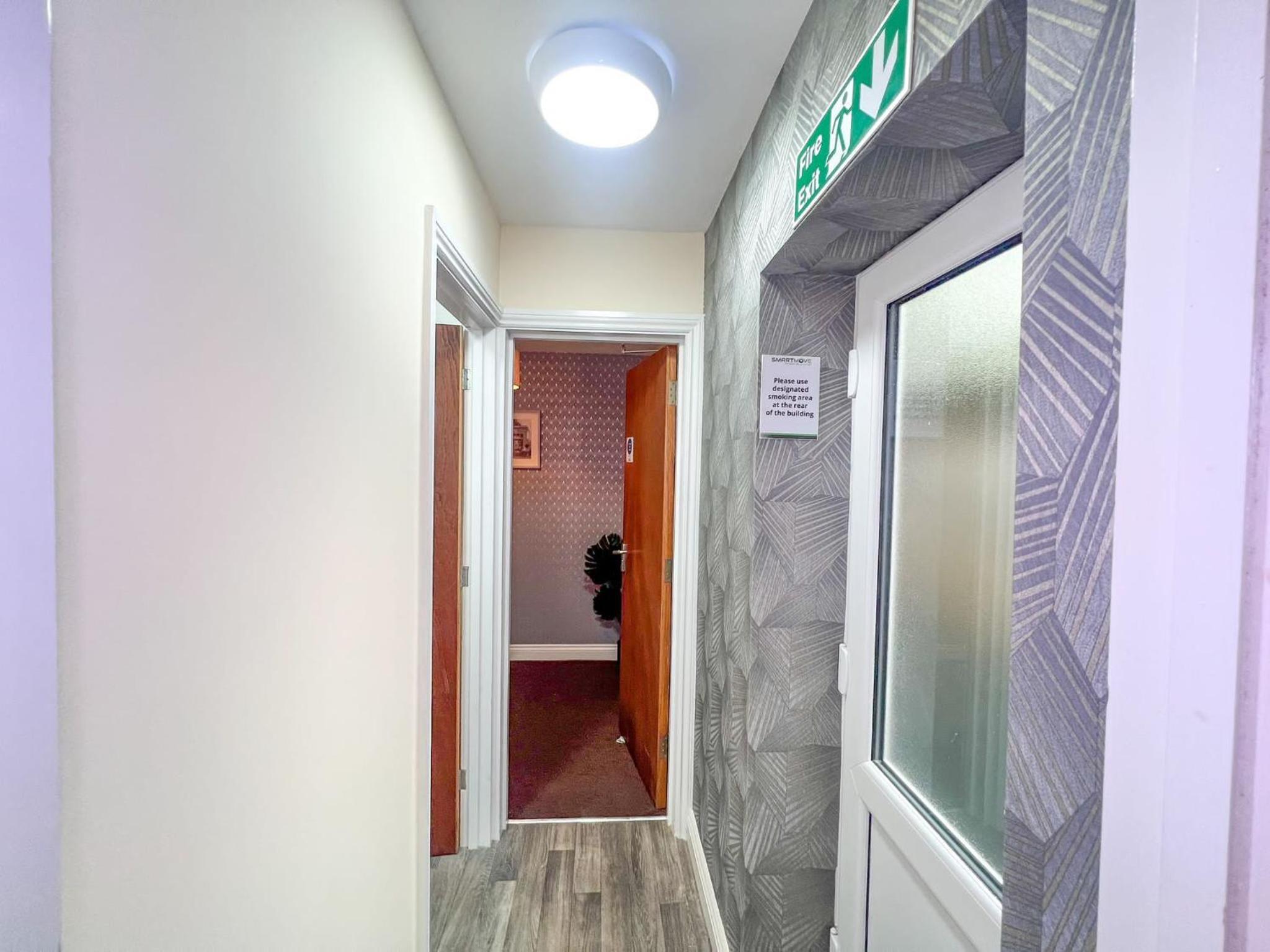 Small Double Room - Photo 20