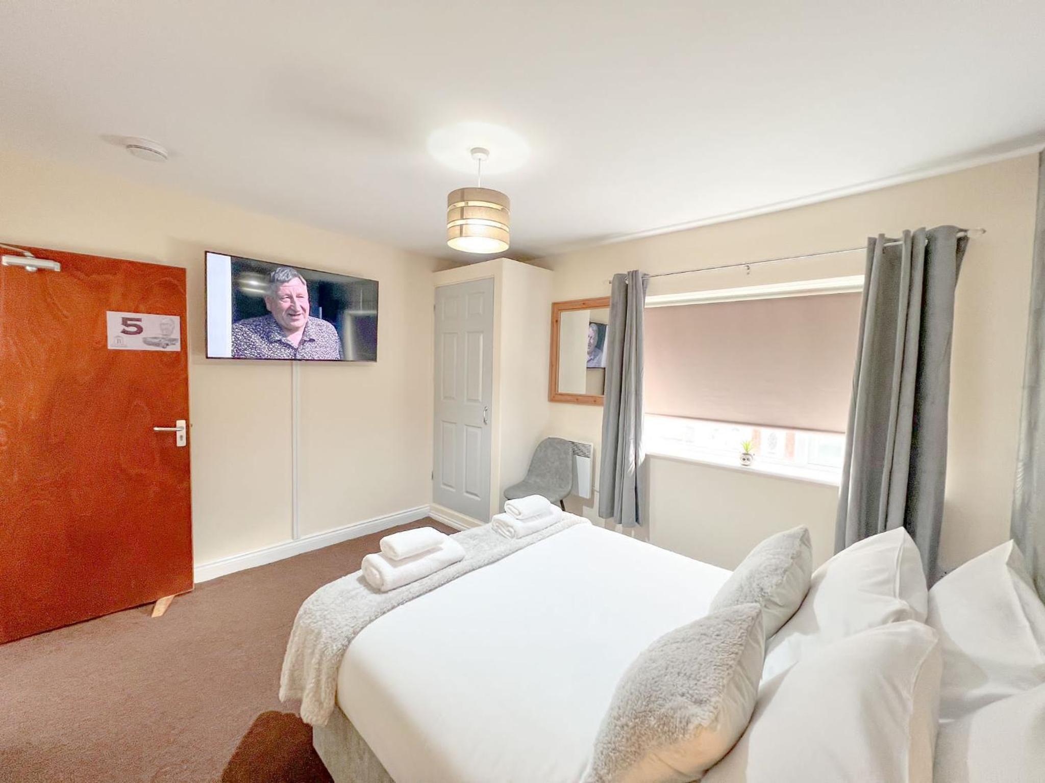 Small Double Room - Photo 25
