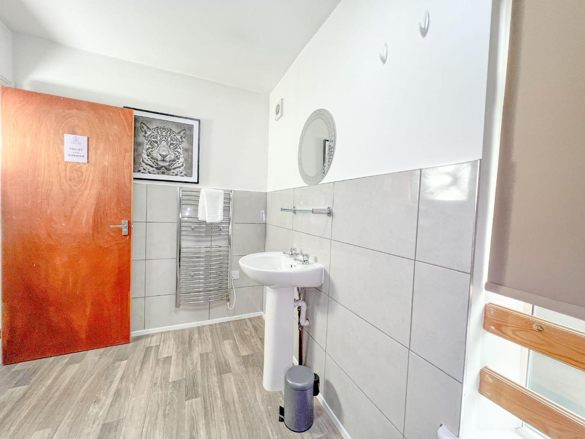 Small Double Room - Photo 11