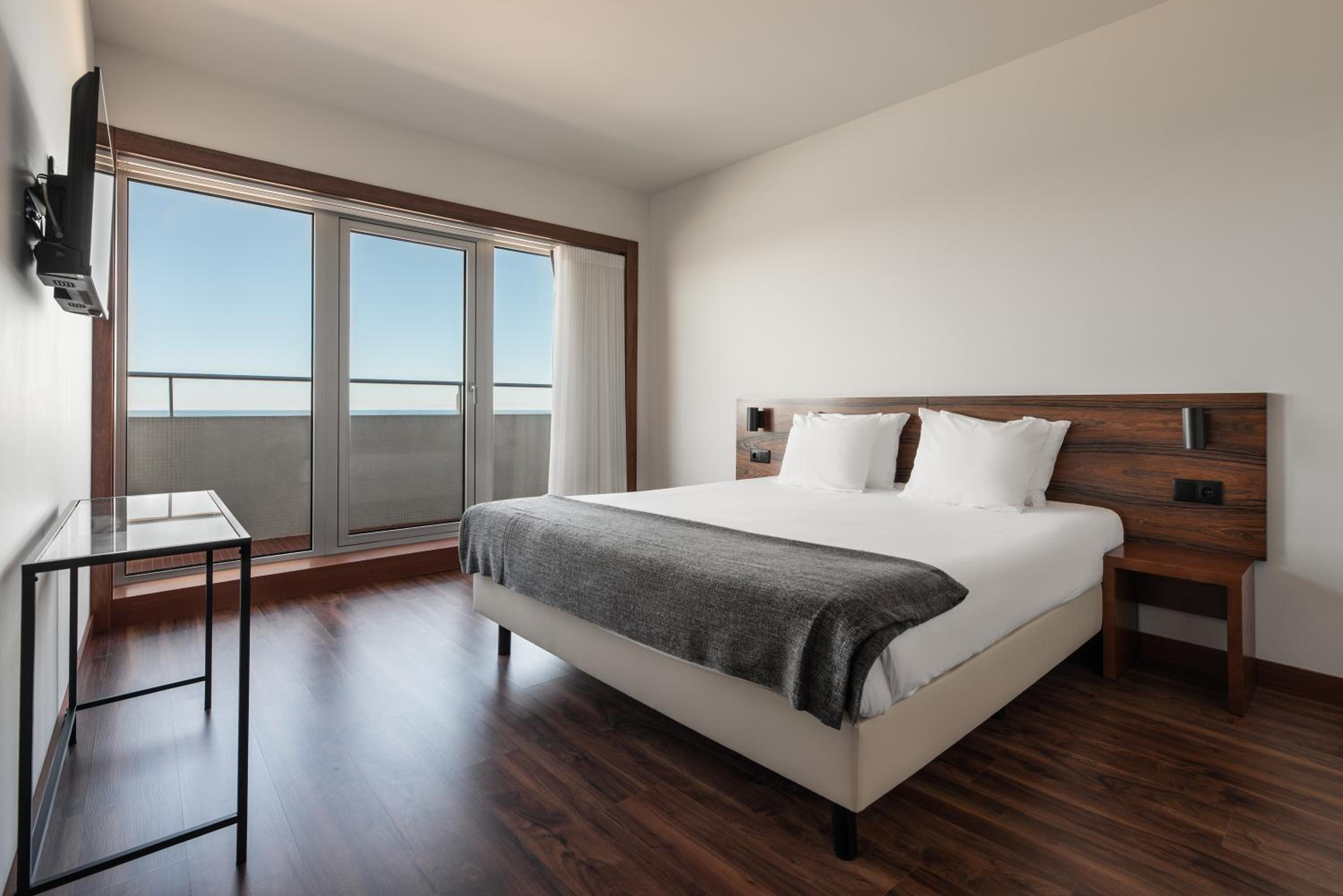 Premium Suite with Sea View - Photo 1