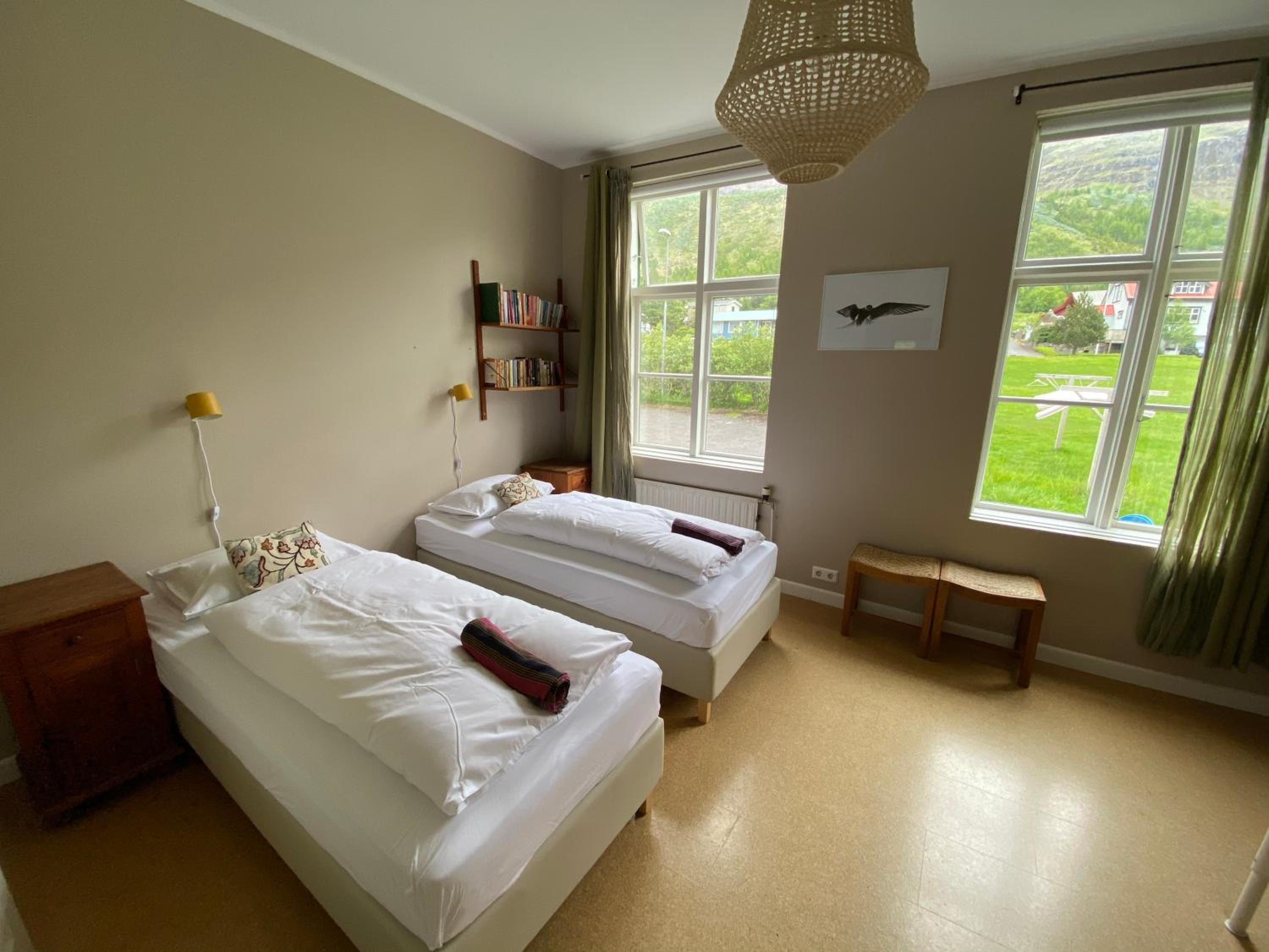 Double or Twin Room with Shared Bathroom photo 1