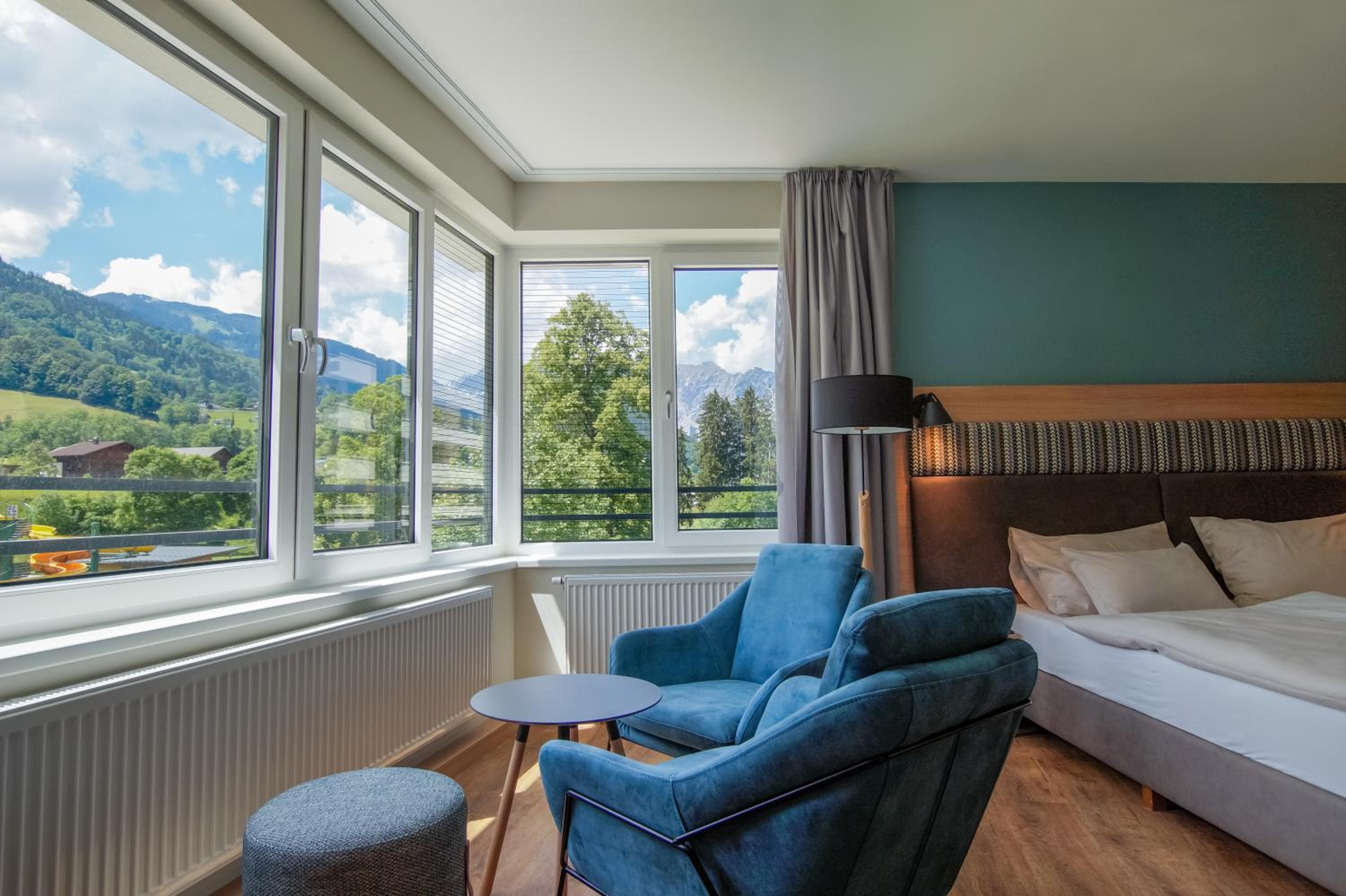 Deluxe Double Room with Extra Bed - Photo 2