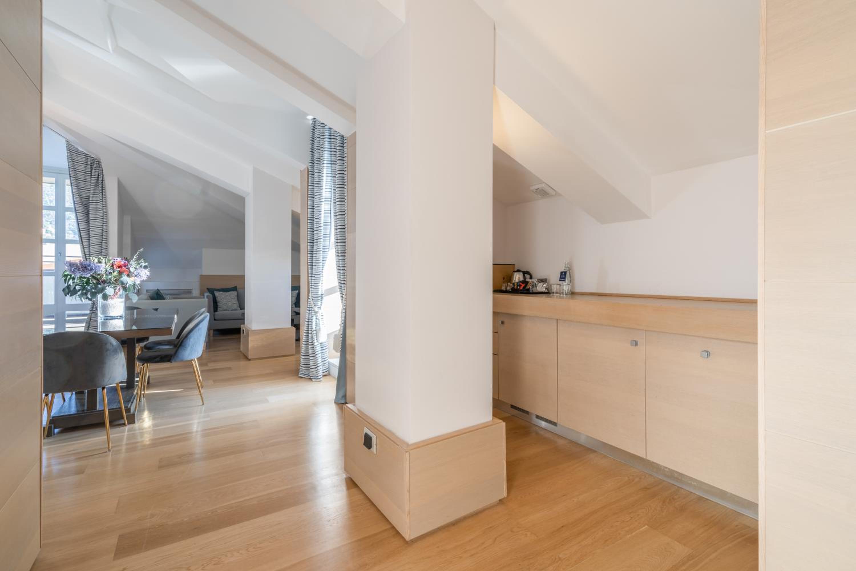 Penthouse Suite - Photo 1