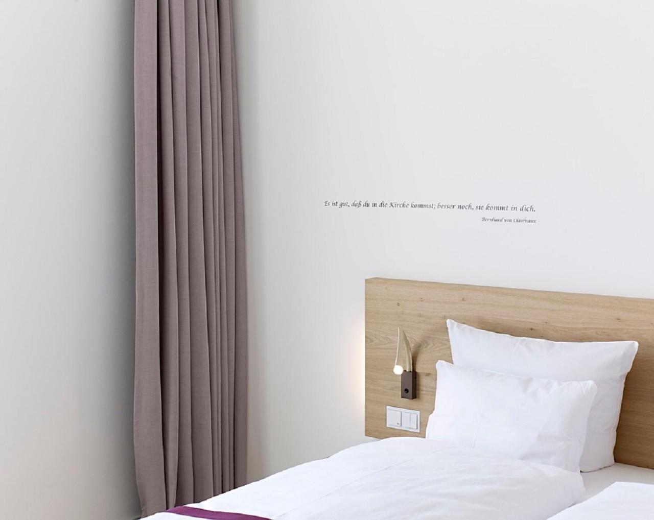 Double Room with Balcony - Photo 3