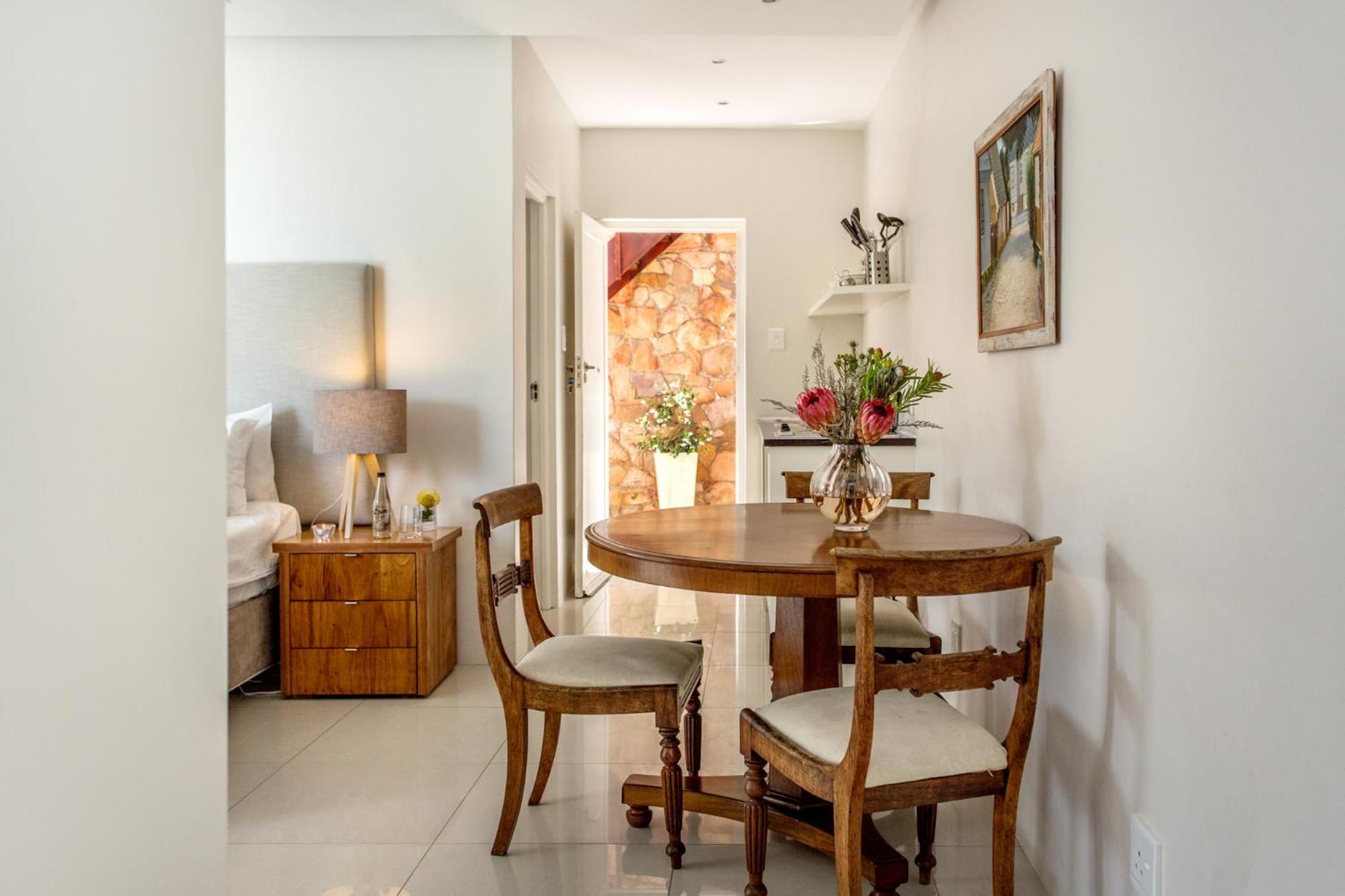 Deluxe Double or Twin Room with Garden View photo 2