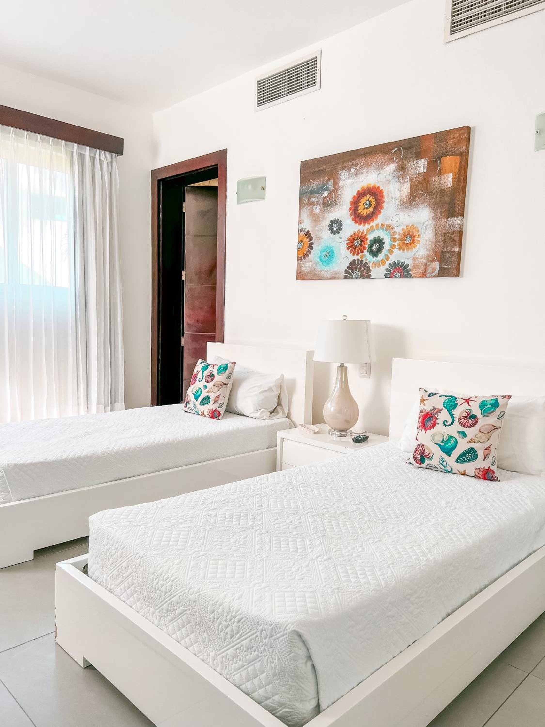 Larimar Six Bedroom Villa photo 2