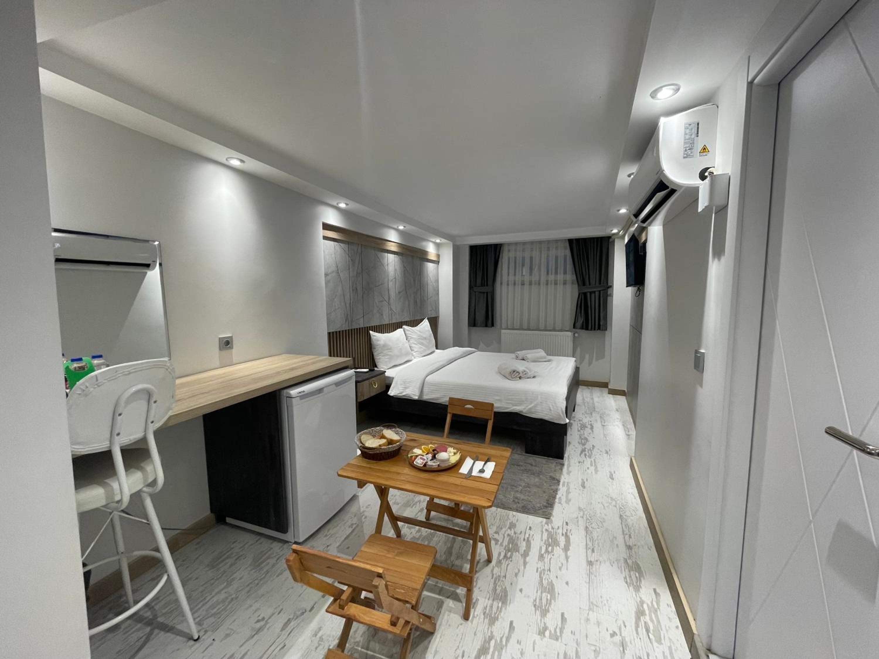 Budget Double Room photo 1