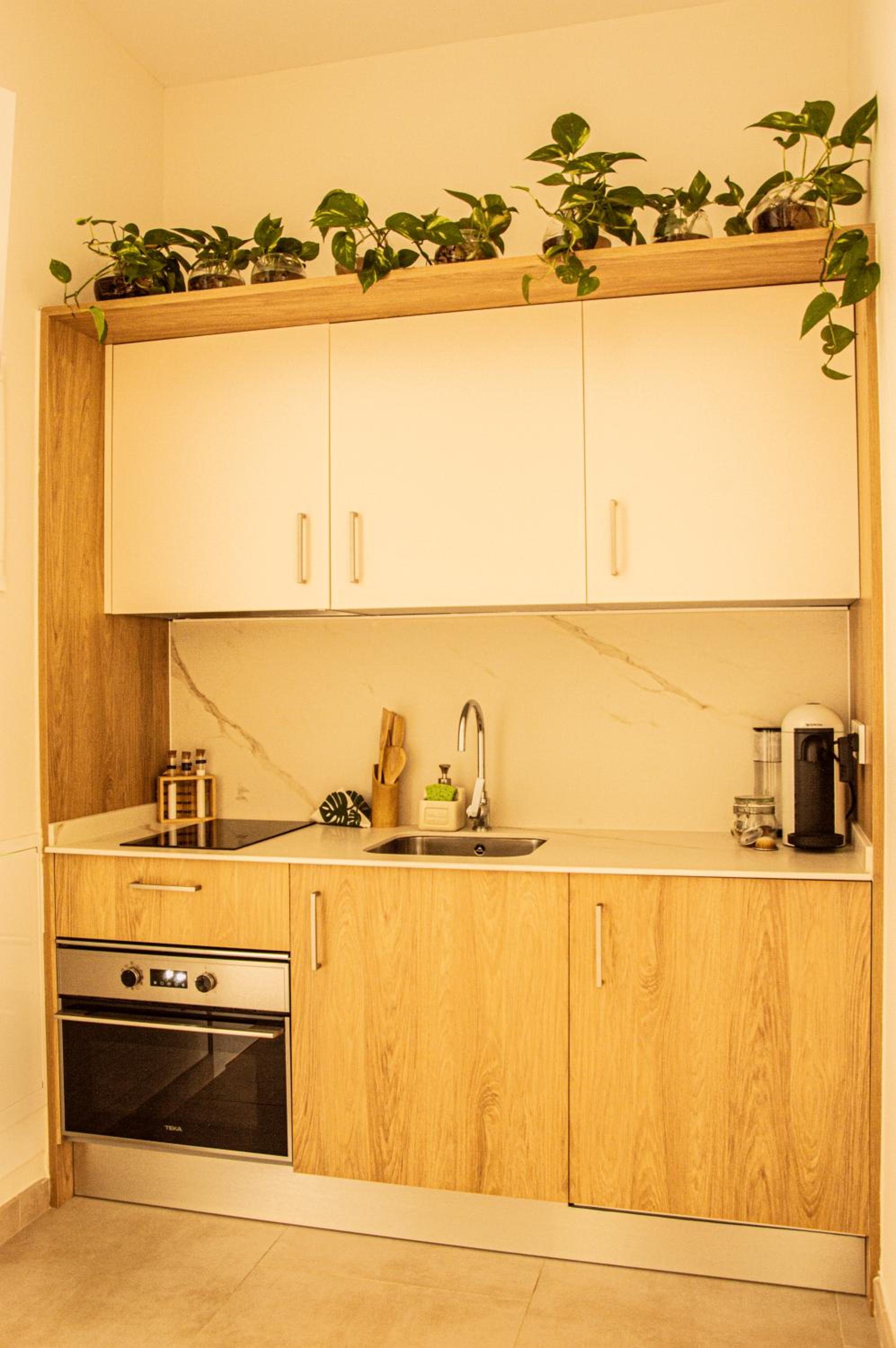 Studio - Photo 11