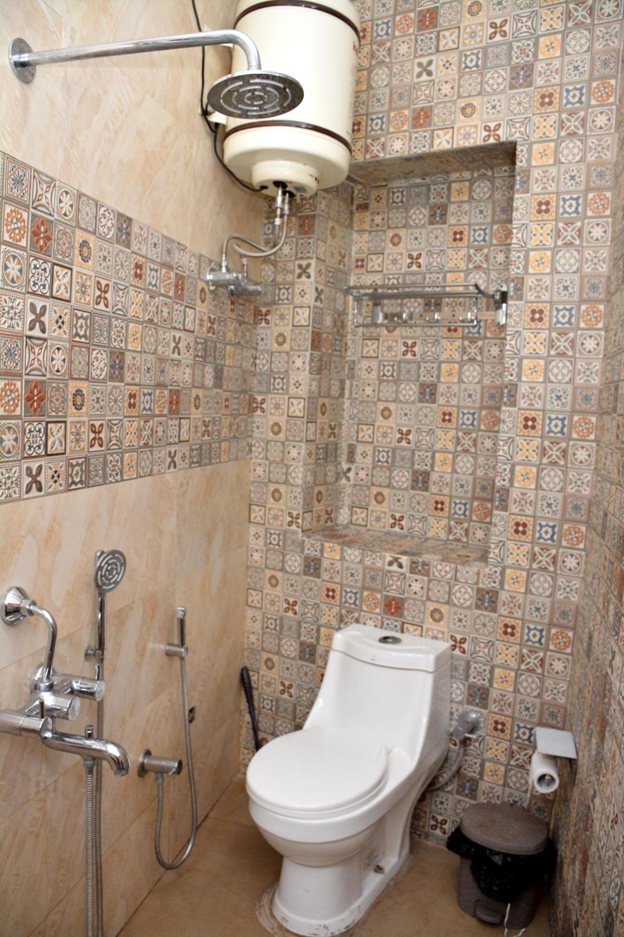 Family Room with Bathroom photo 3