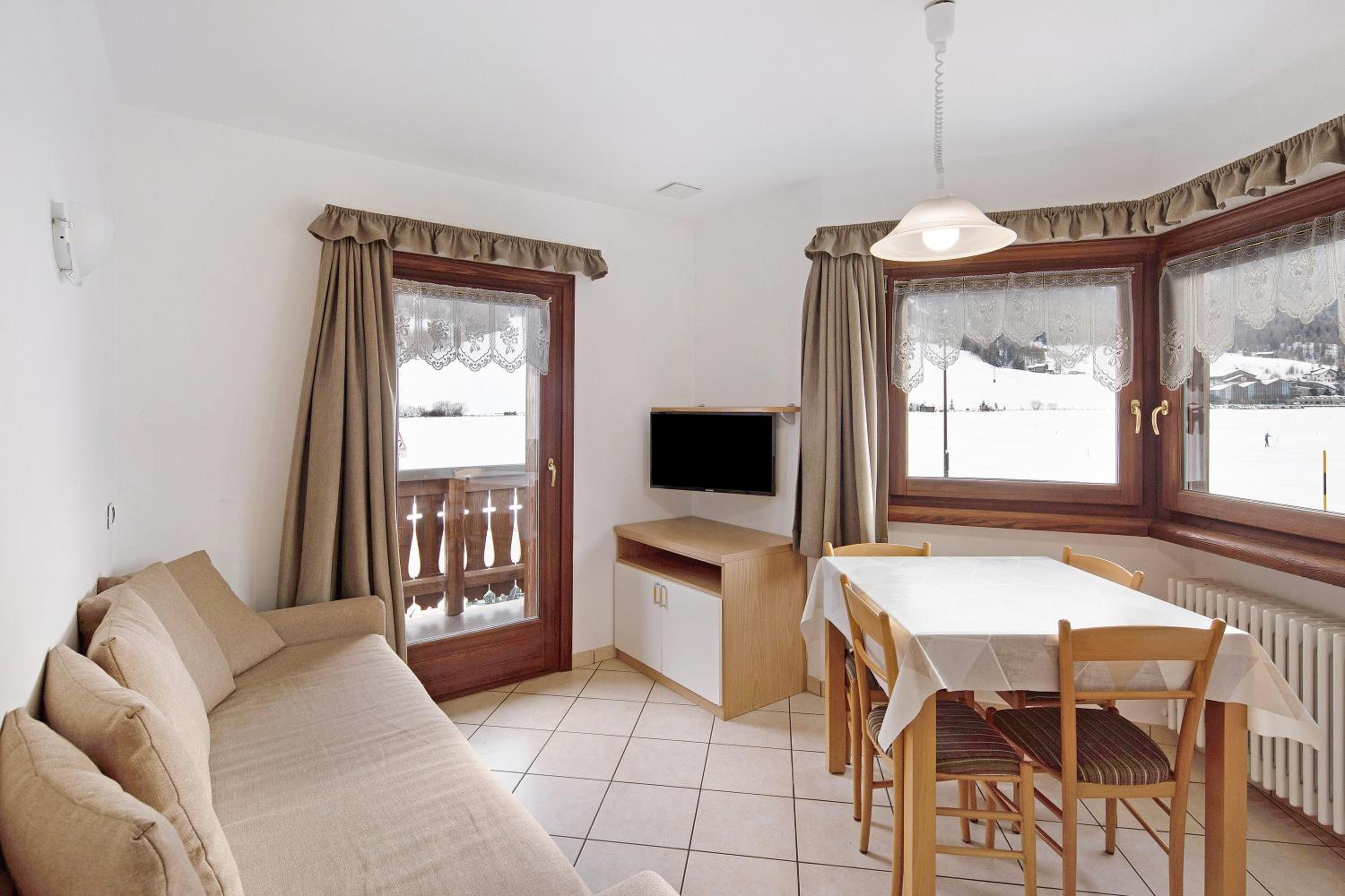 Superior One-Bedroom Apartment with Balcony