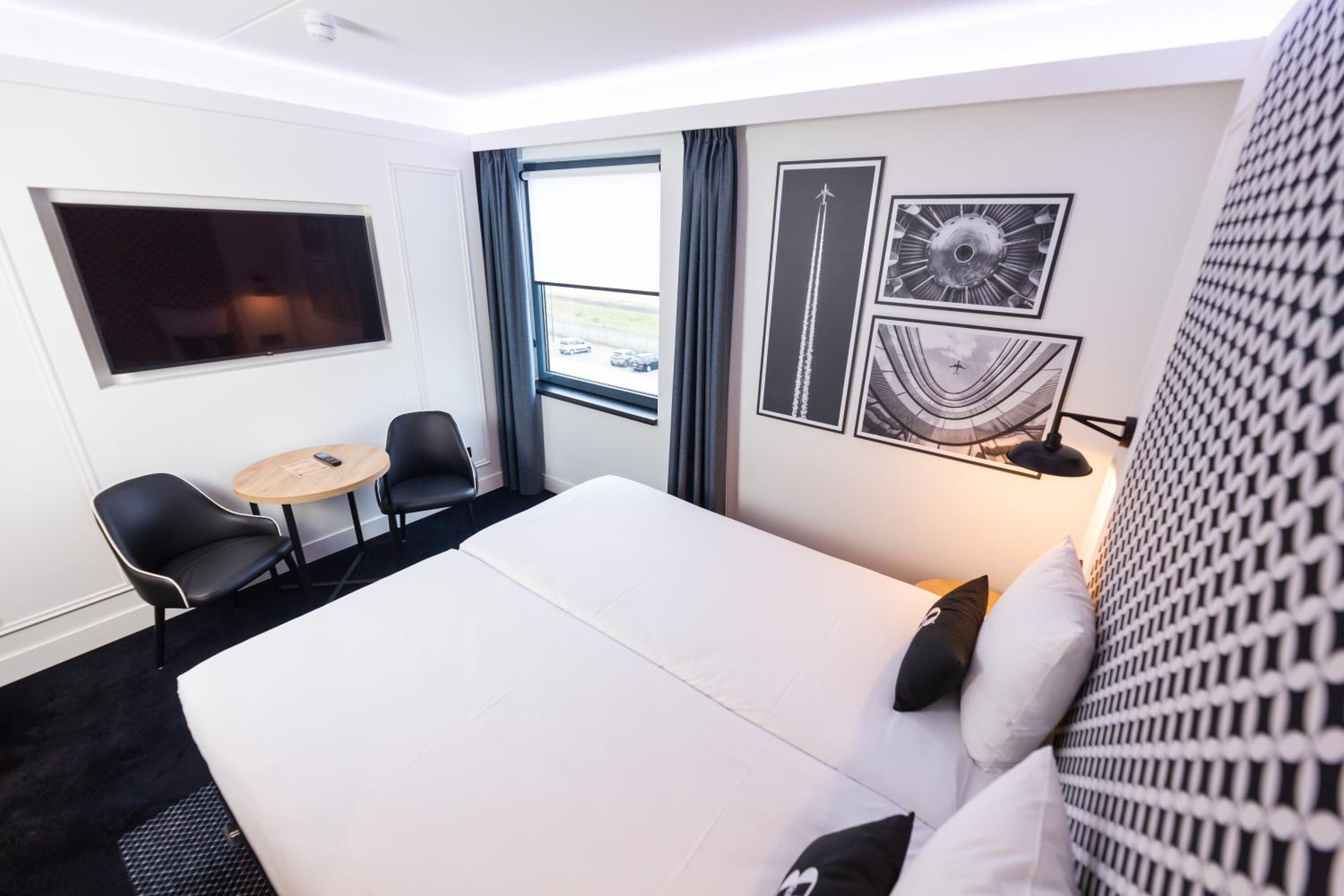 Twin Room with View - Photo 4