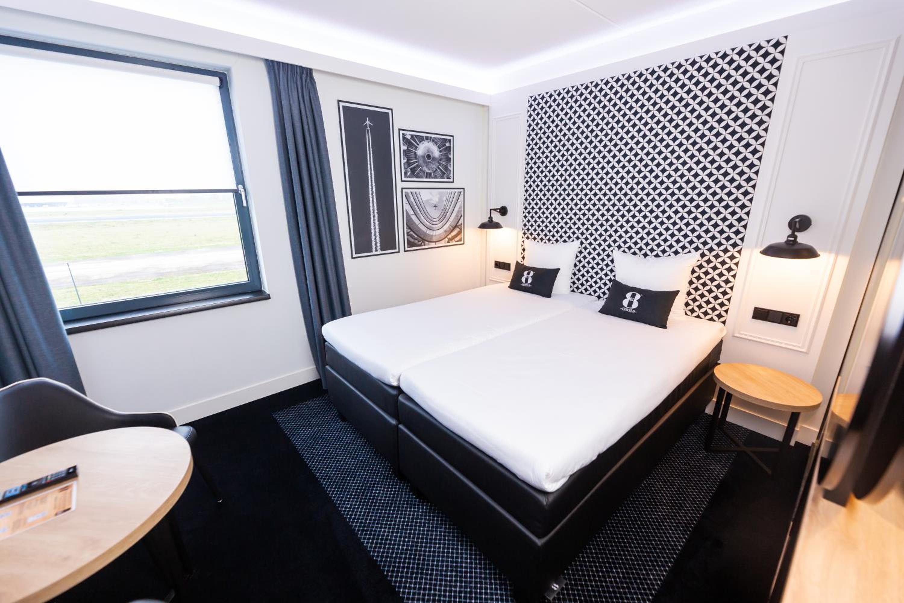 Twin Room with View - Photo 1