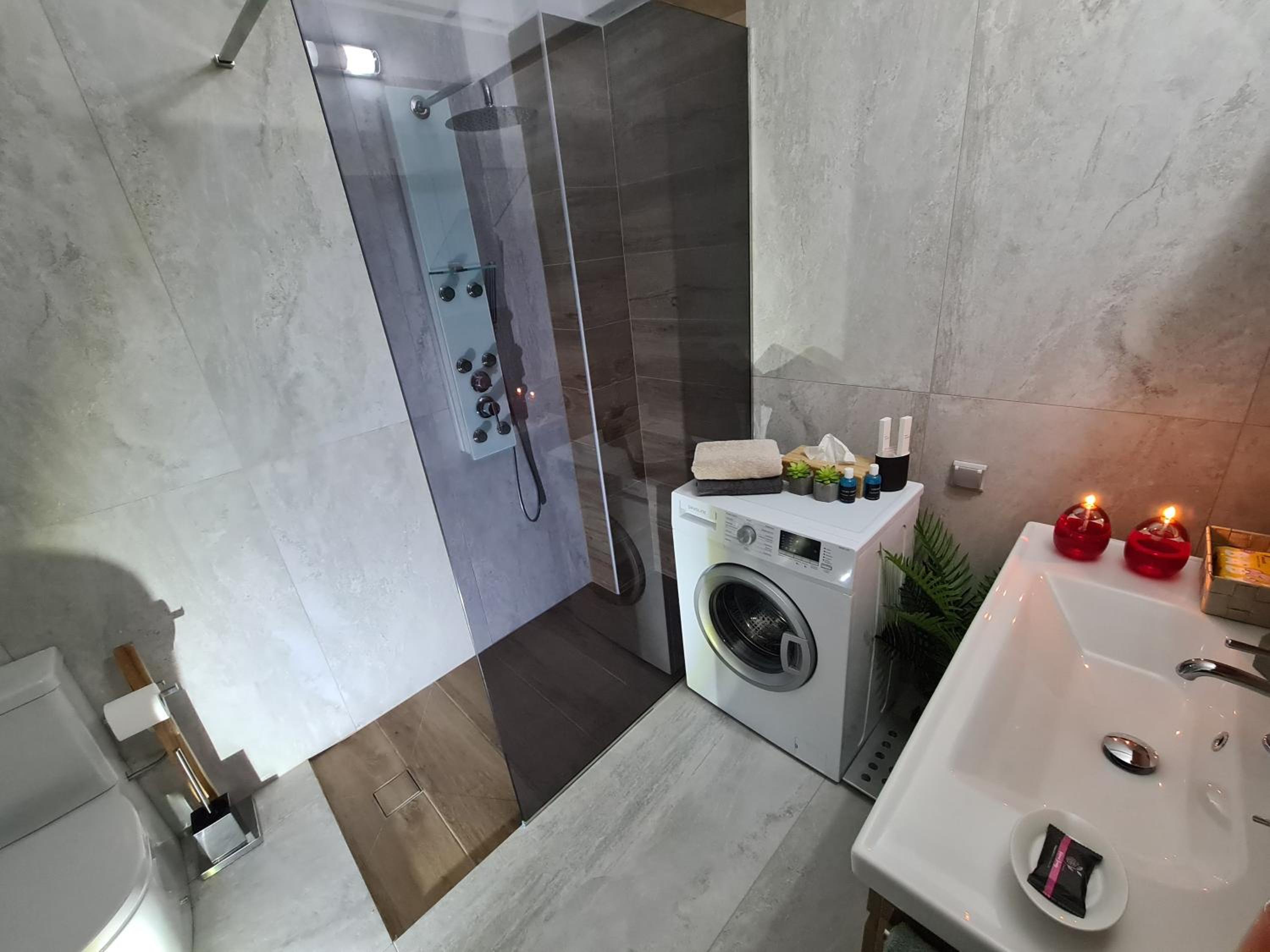 Two-Bedroom Apartment - Photo 43