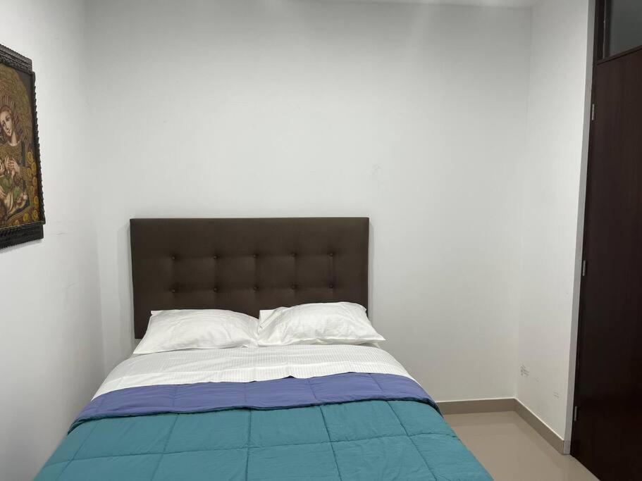 Three-Bedroom Apartment photo 3