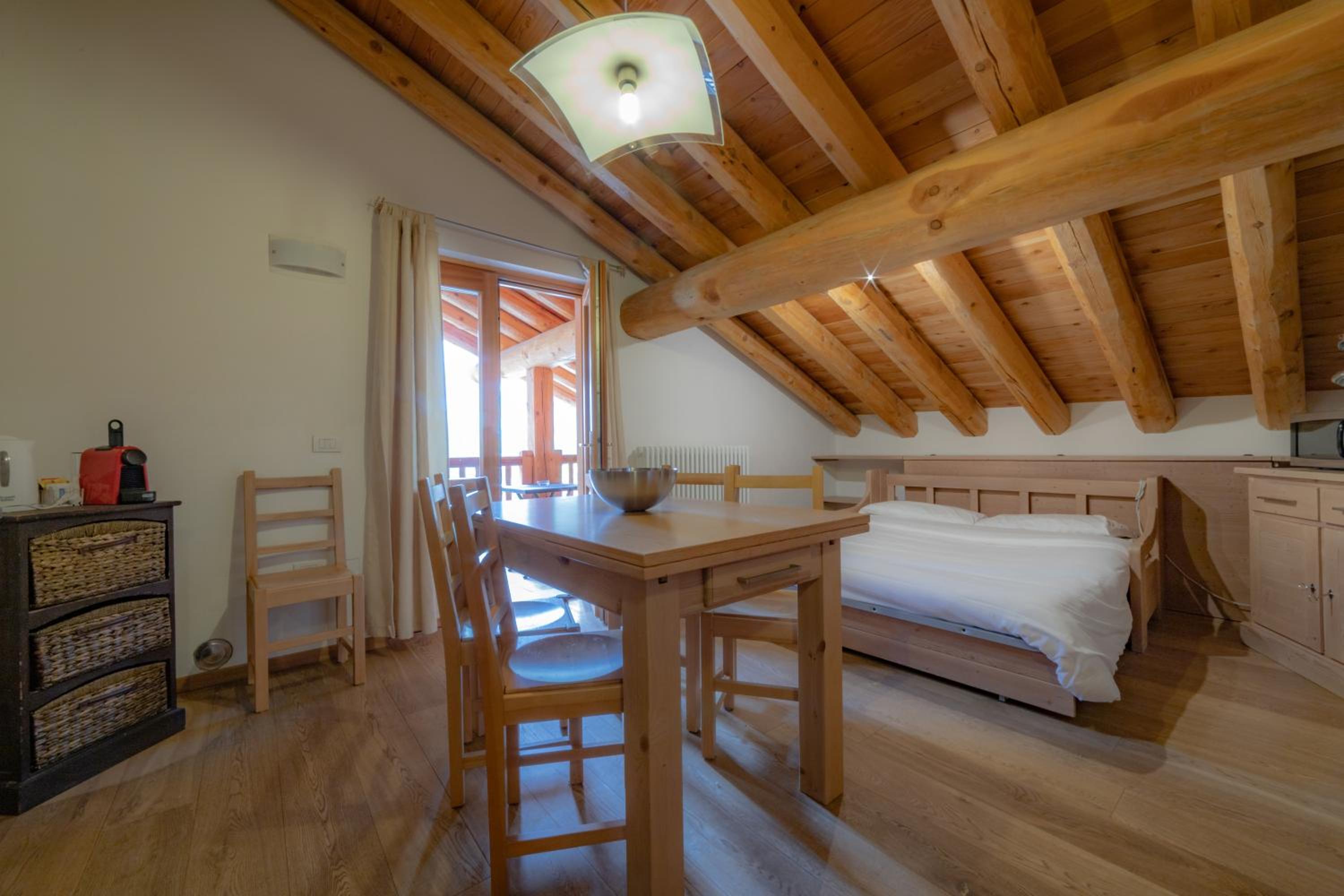 One-Bedroom Apartment - Photo 3