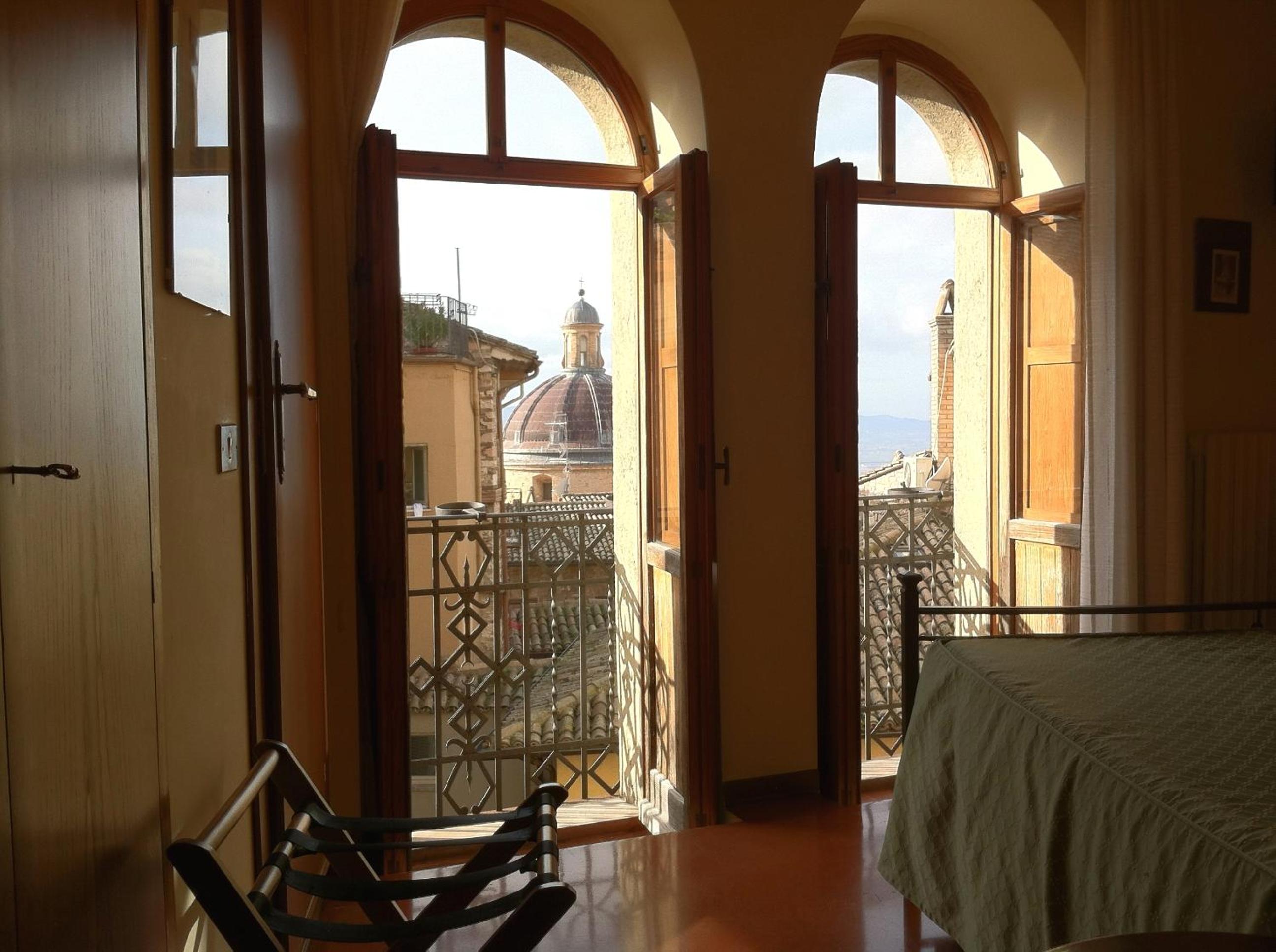 Double Room - Photo 36