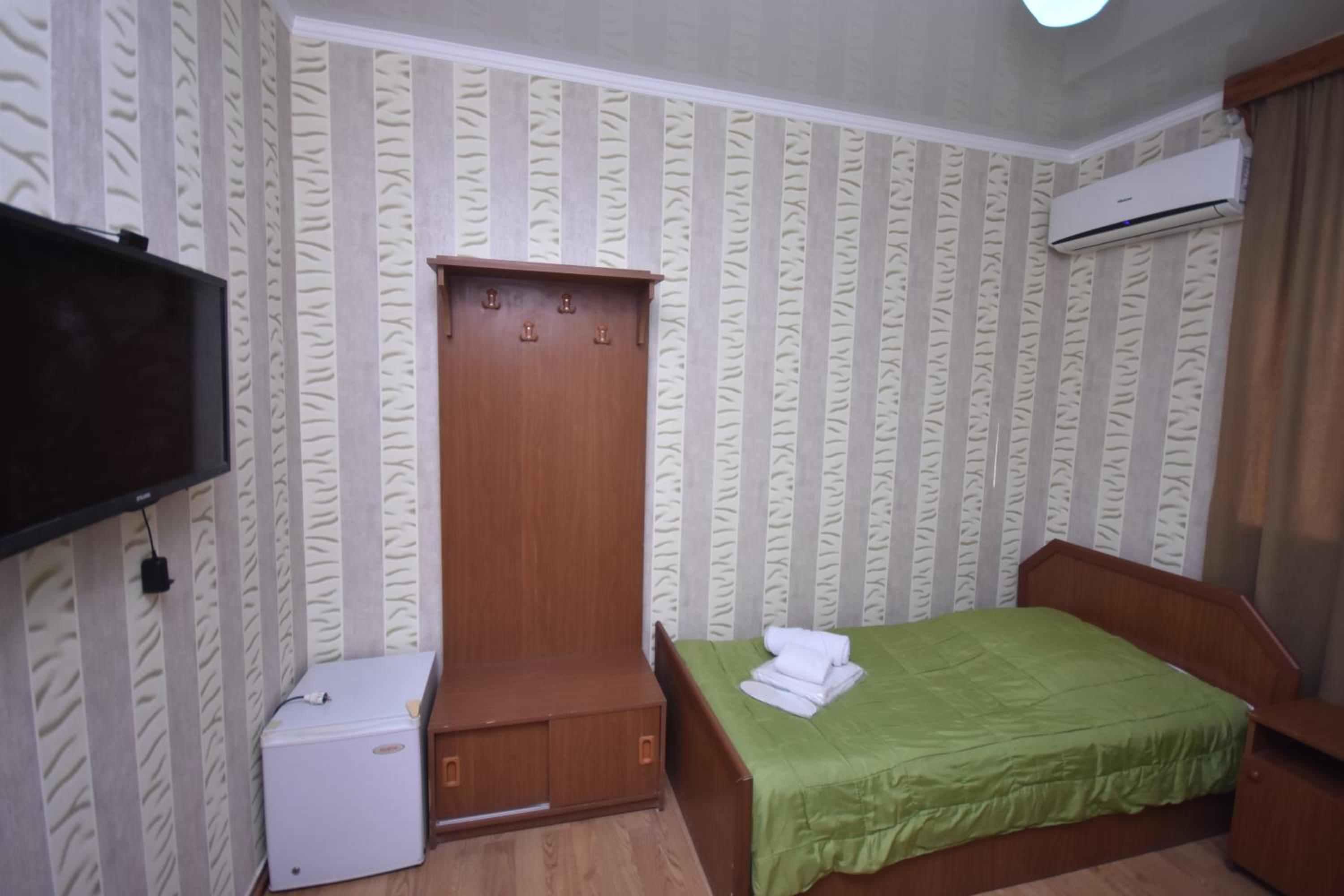 Budget Twin Room photo 3