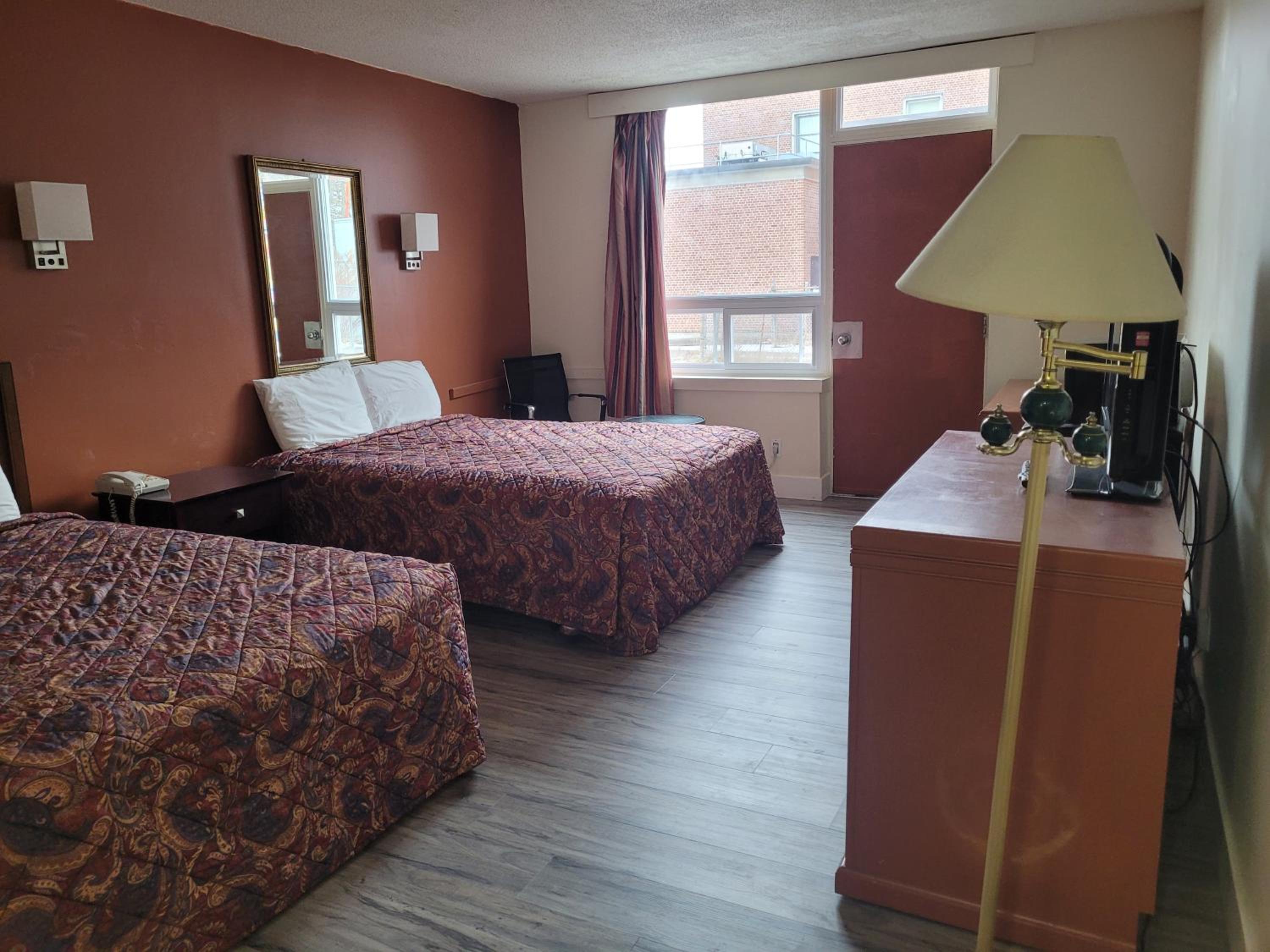 Double Room With Two Double Beds photo 3