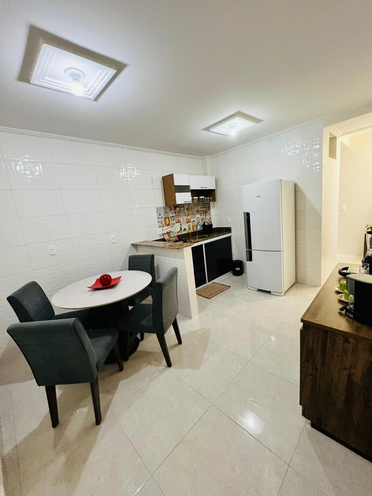 One-Bedroom Apartment - Photo 2